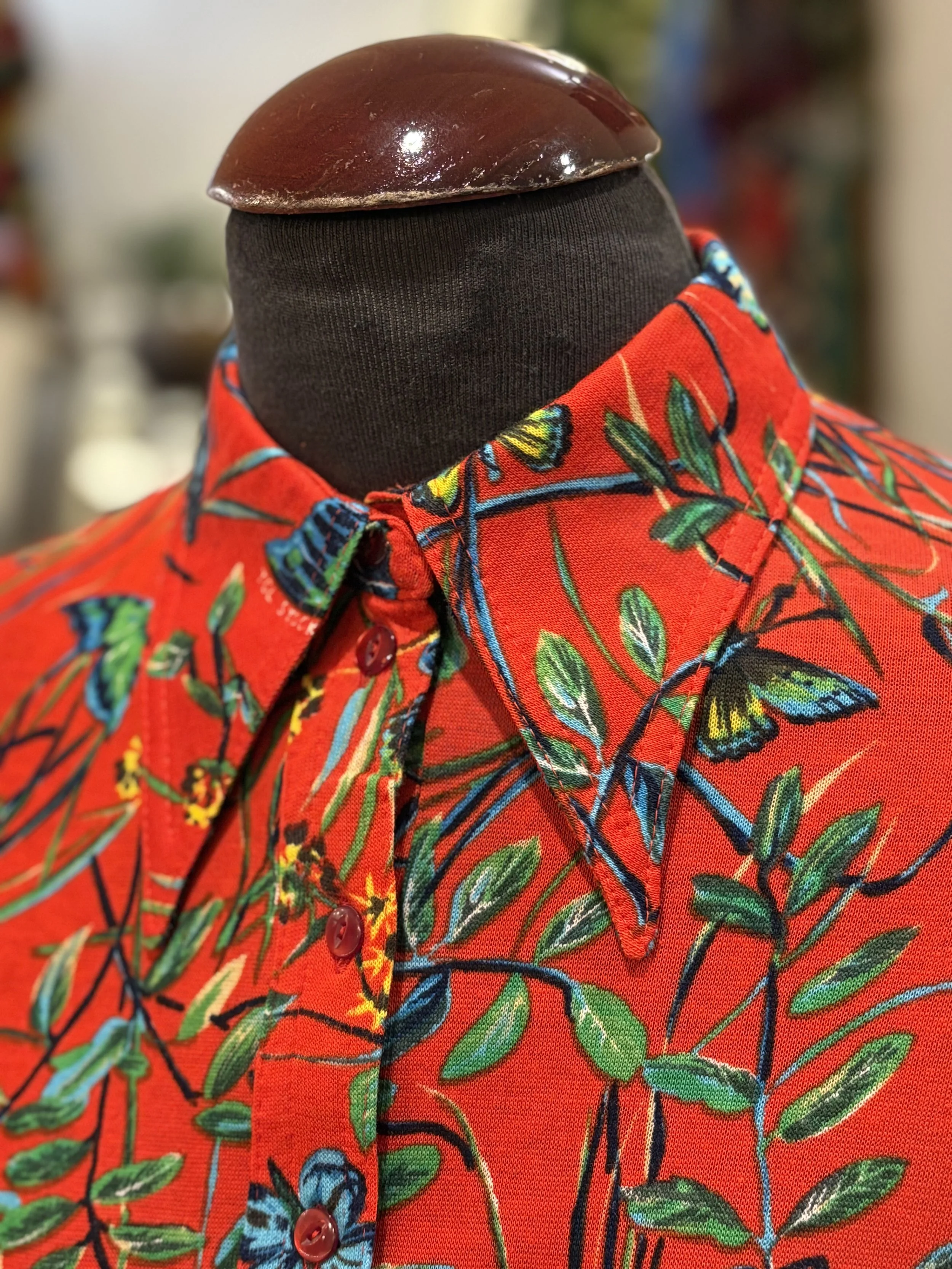 Camisa polera vintage de los años 70 TGL Stockholm made in sweden nueva a estrenar mariposas