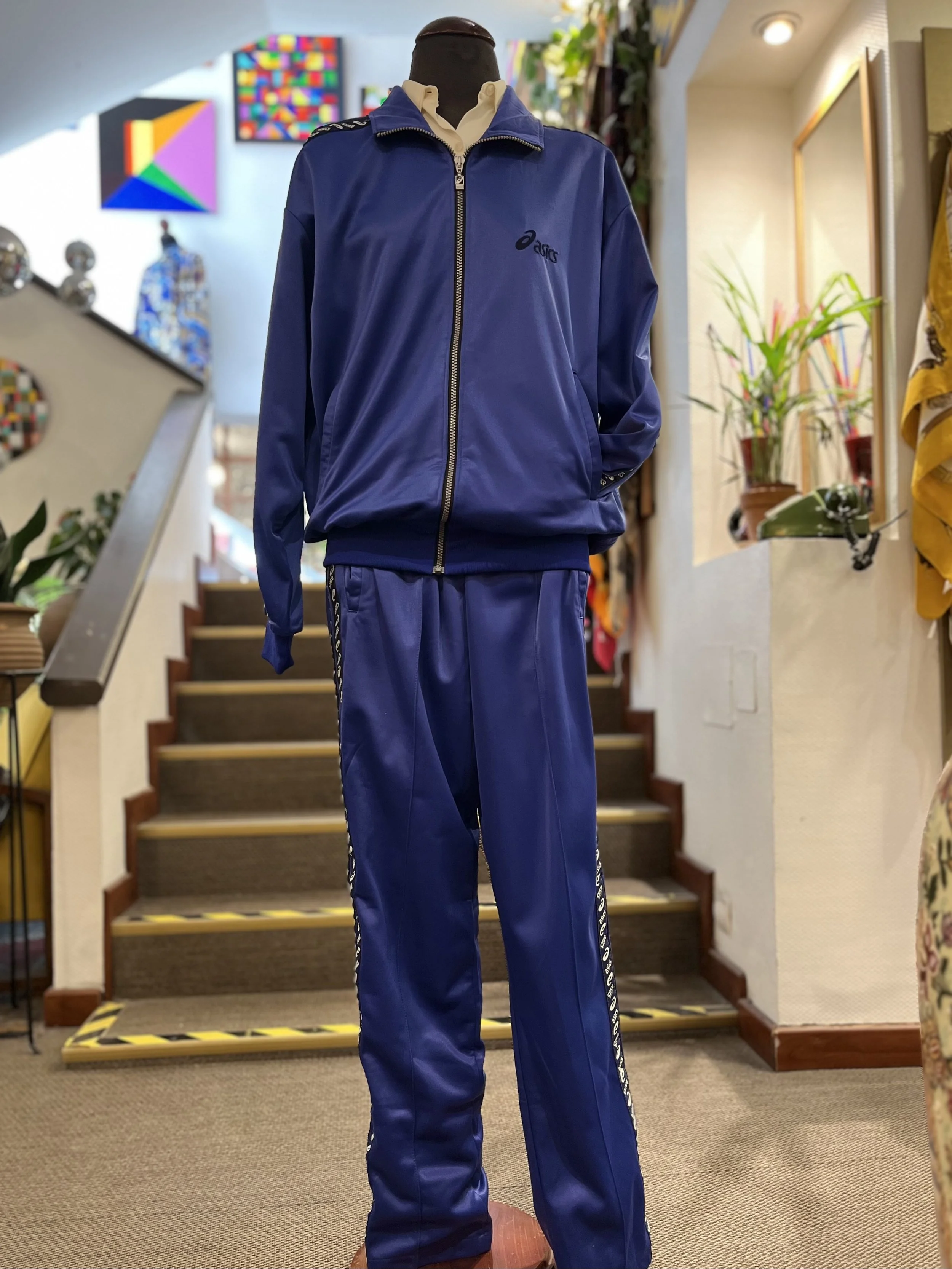 Chandal vintage de Asics años 90 en color azul violaceo sportswear vintage