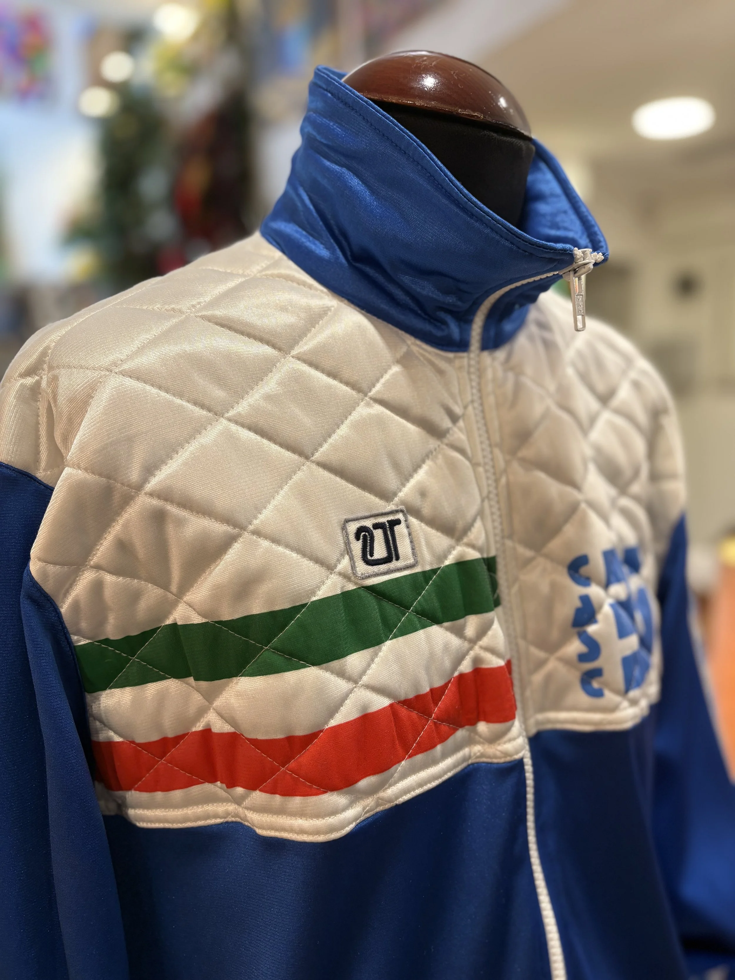 Chandal vintage italiano fabricado en los años 80 en azul y blanco, chaqueta acolchada sportswear