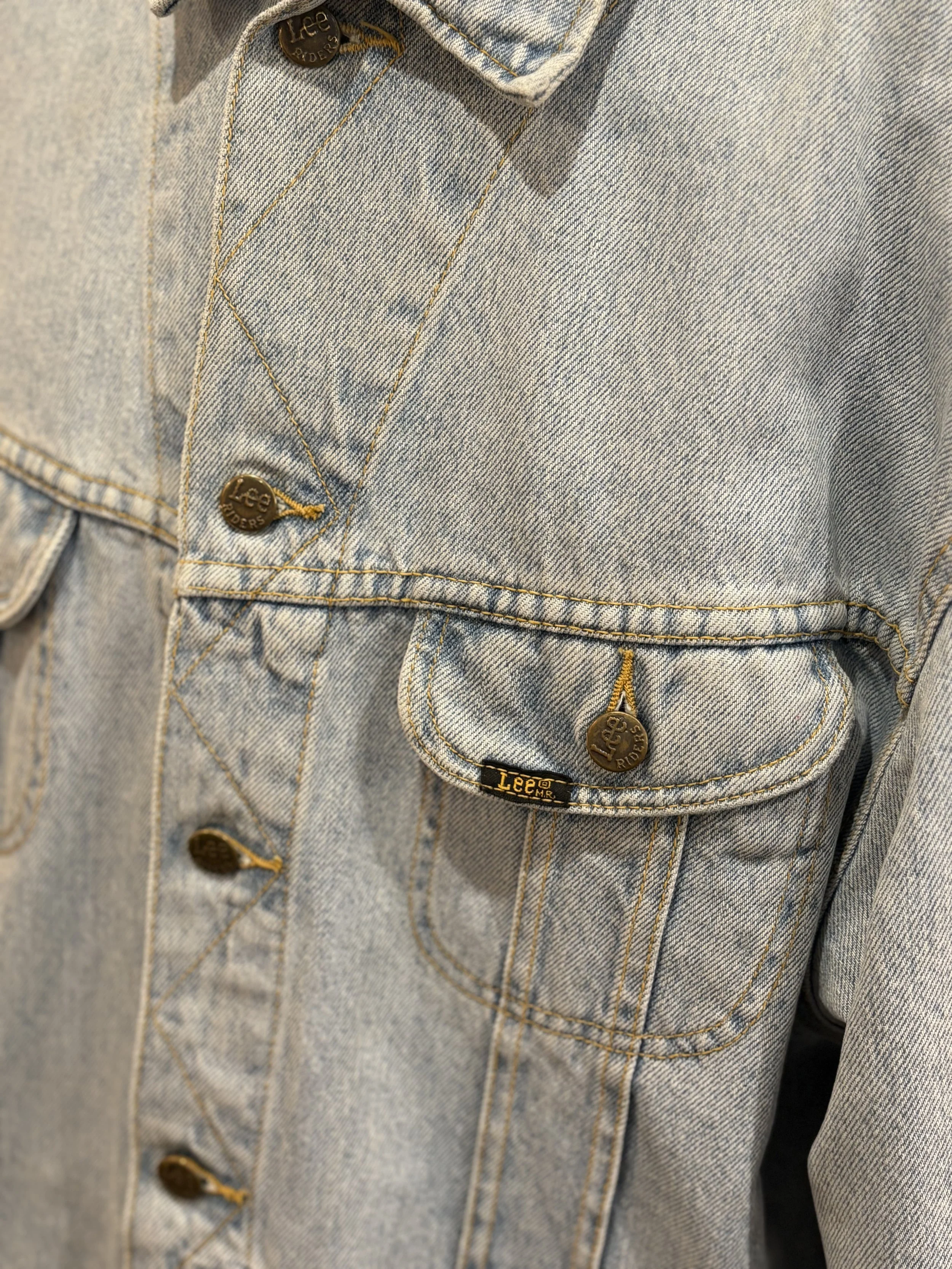 Vintage denim jacket de LEE Riders años 90 bolsillos laterales acid wash sanforized