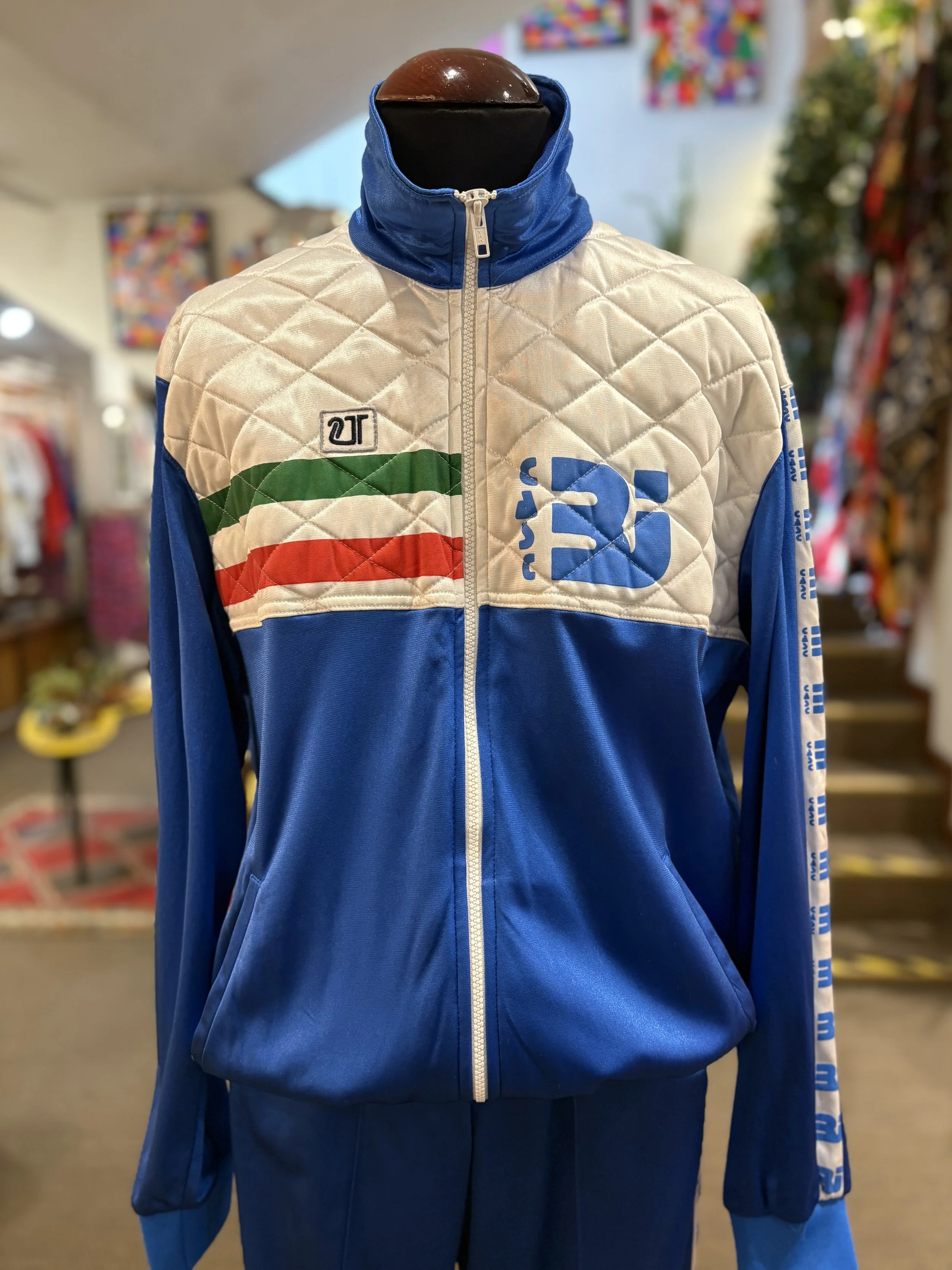 Chandal vintage italiano fabricado en los años 80 en azul y blanco, chaqueta acolchada sportswear