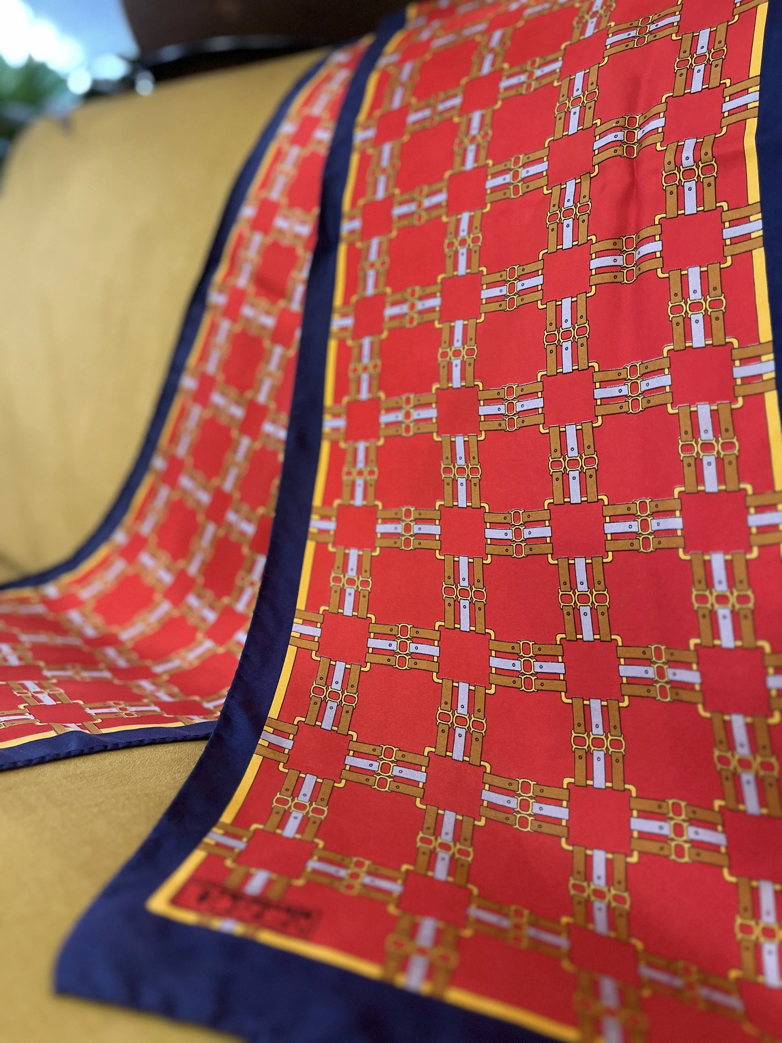 Pañuelo vintage de seda italiana de Trussardi