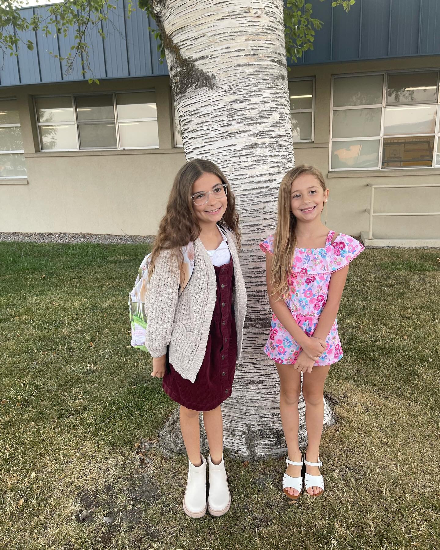 Proud of my girls to start another year of School! 

Don&rsquo;t miss a moment - they go by fast 
#dadlife