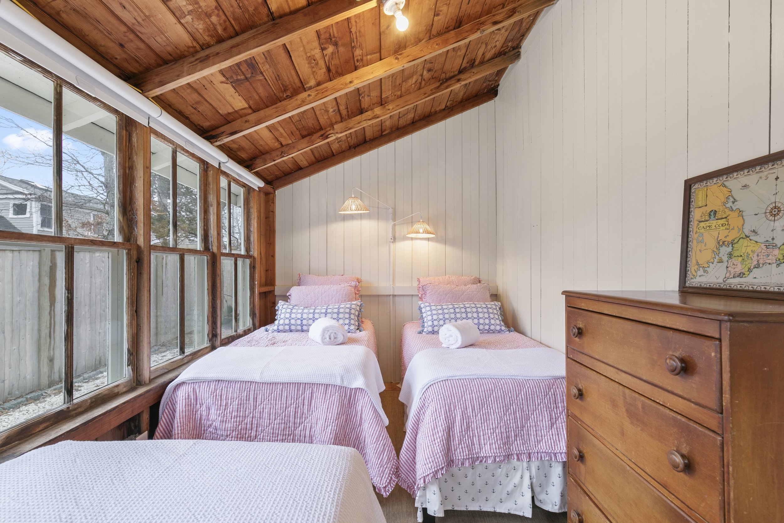 First floor bedroom with two twin beds
