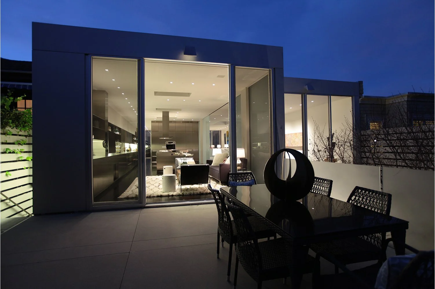 2555+Union+-+South+Patio+Evening+-+LR+-+MI2015+-+Final.jpg