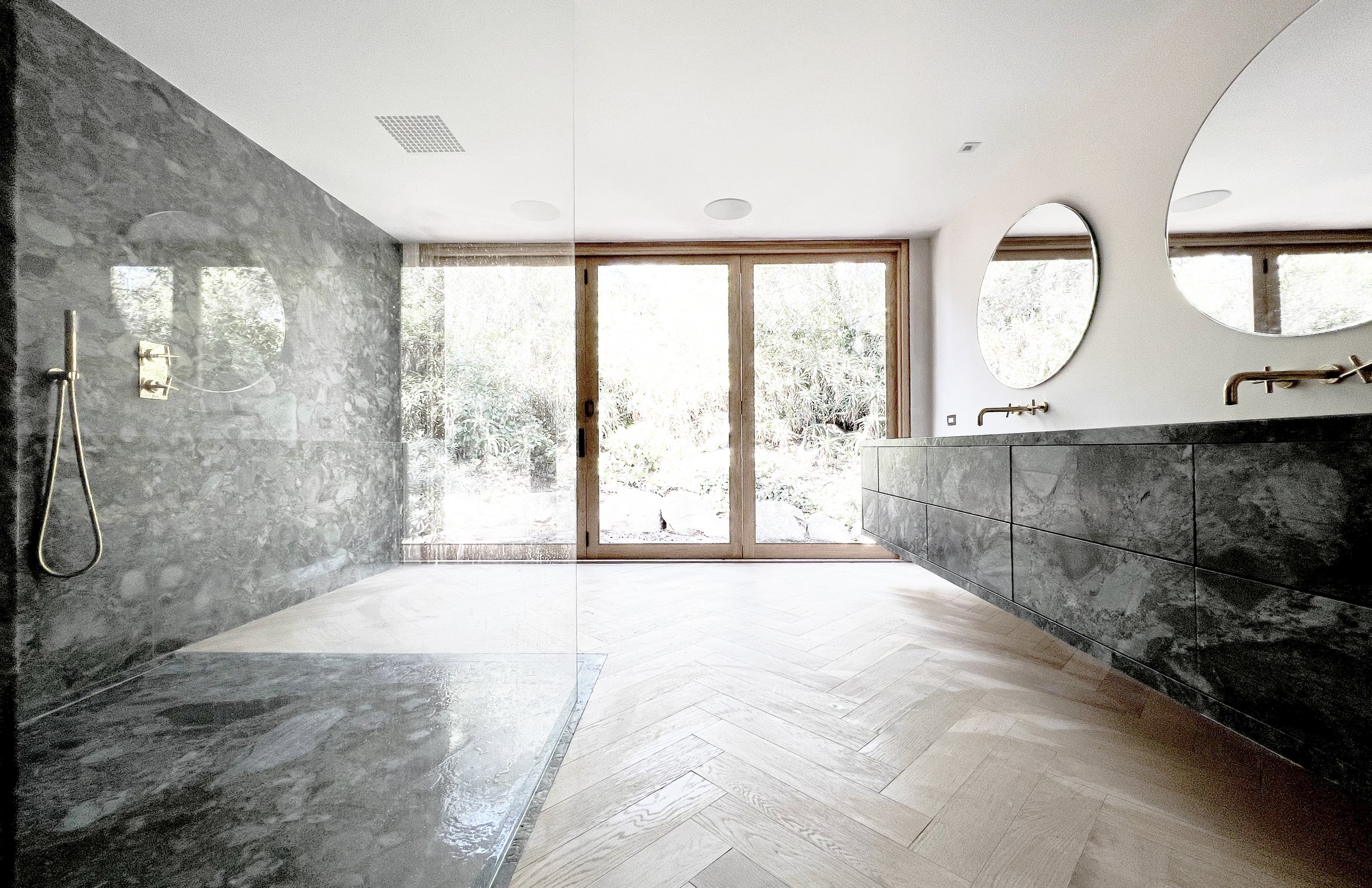 66L BATH.jpg