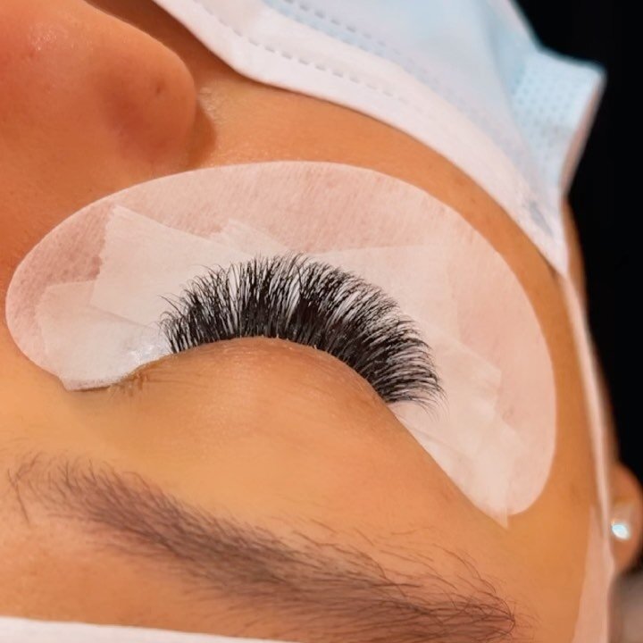This is my view 🔥🔥🔥

To Book Click on the  Link In MY BIO or where it says&rdquo;BOOK&rdquo;
.DM me or Text me on this number 9293643048
. . .
.
#eyelashextensions#eyelash#lashes#lashextensions#pearlandlashes#minklashes#minkeyelashextensions#strip