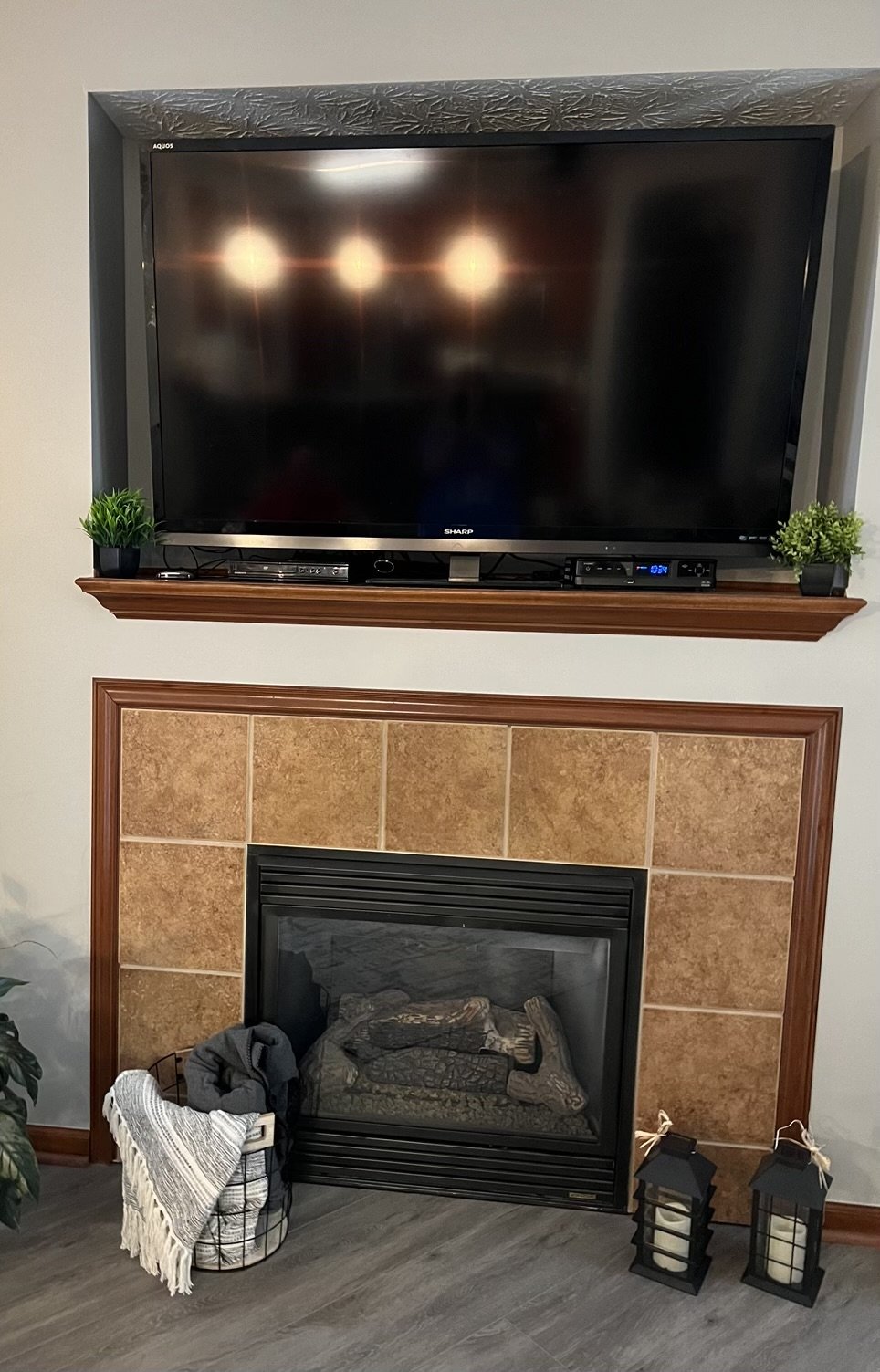 Fireplace Before.jpg