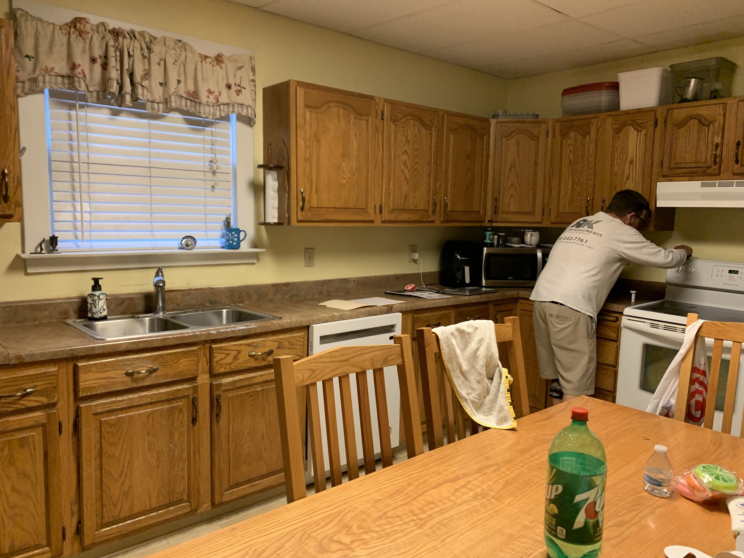 Countertop Before 2.jpg