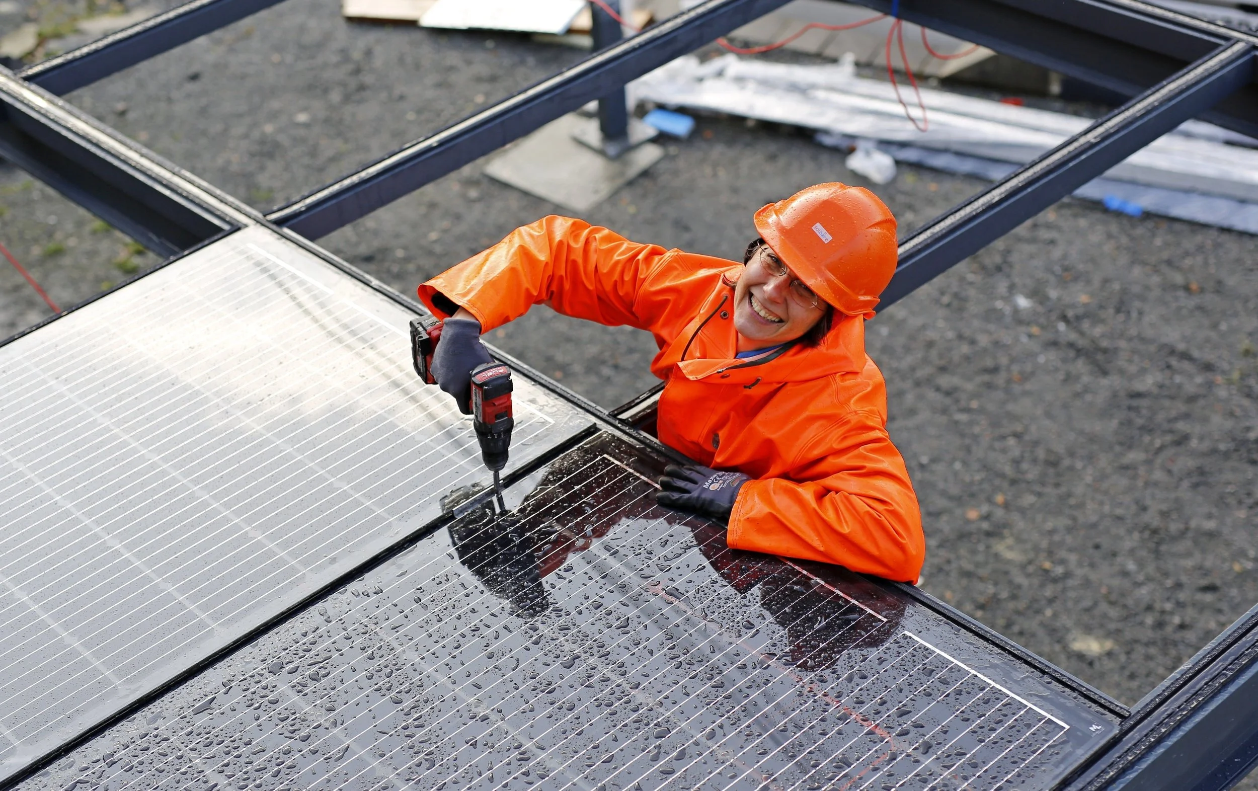 LinkUp: Solar energy in the rainy city - An entrepreneurial journey