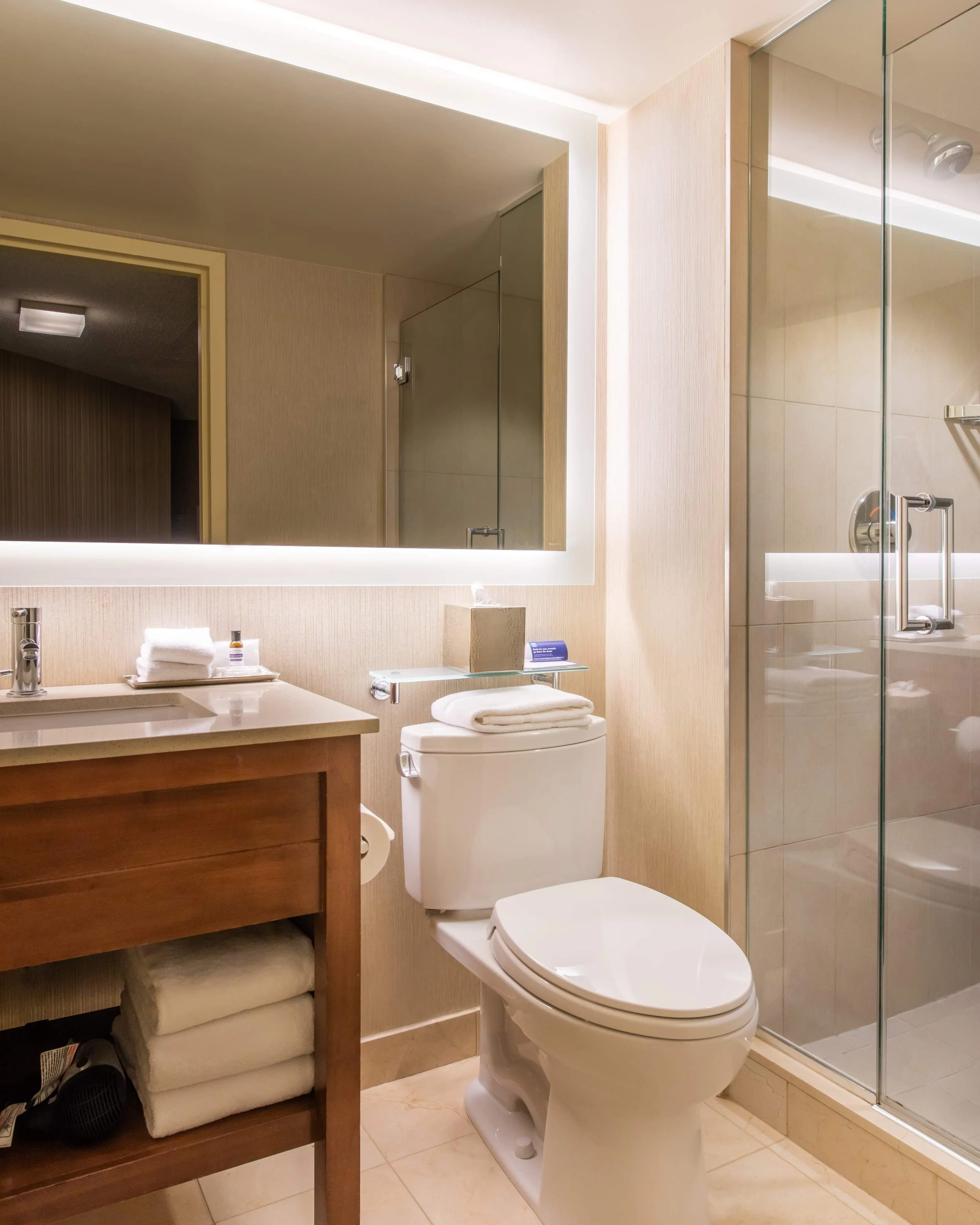chicago-commercial-photographer-hyatt-regency-chicago-mark-campbell-productions-2 .jpg