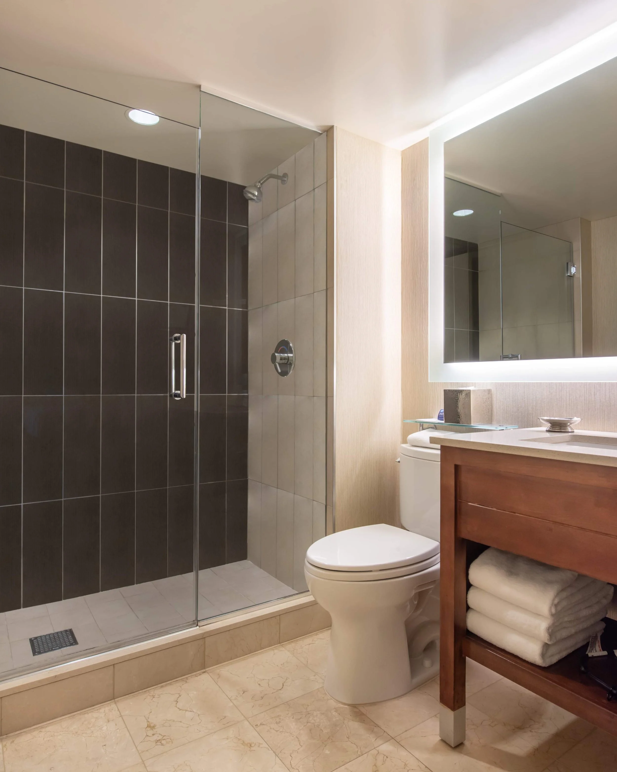 chicago-commercial-photographer-hyatt-regency-chicago-mark-campbell-productions-14 .jpg