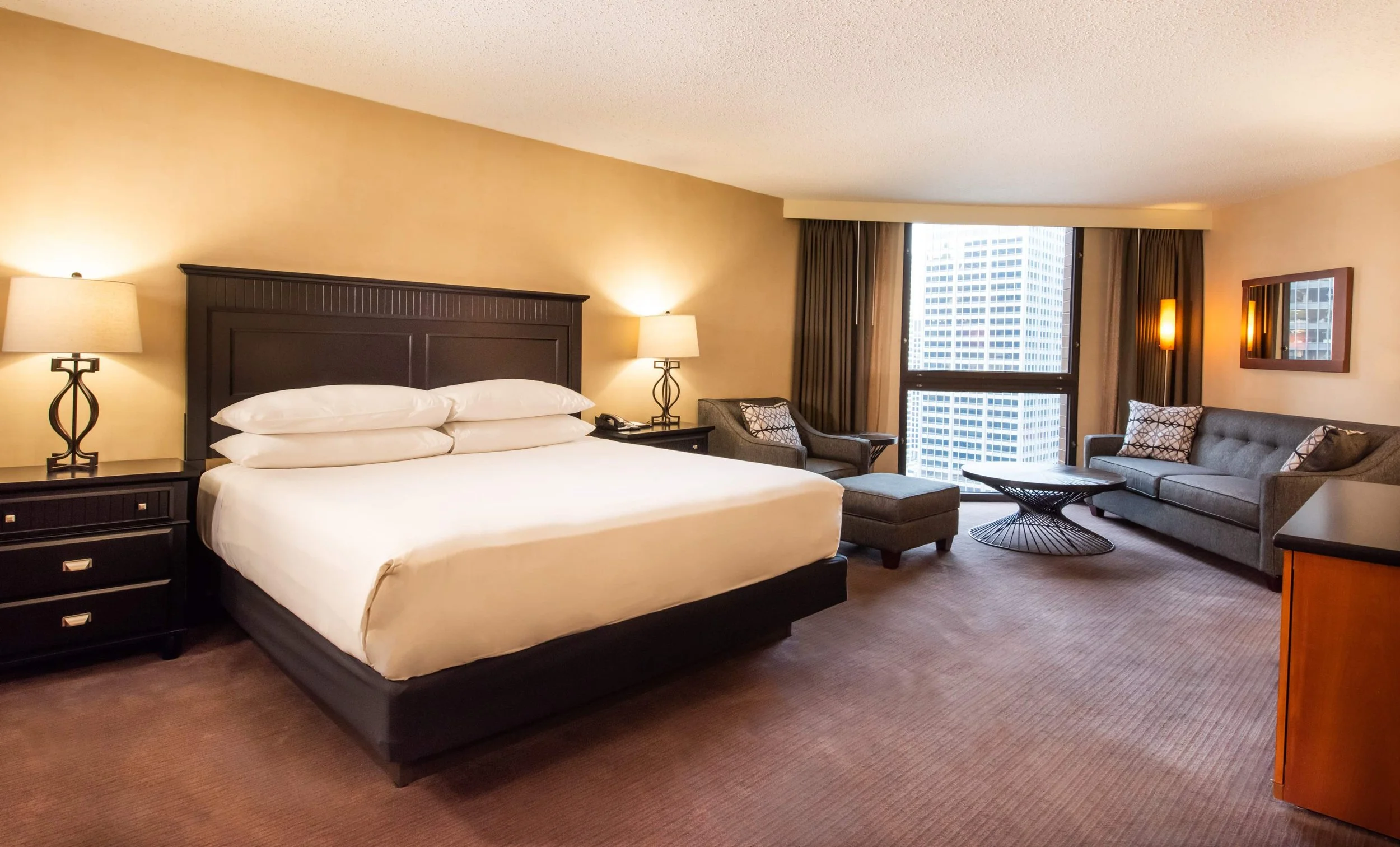chicago-commercial-photographer-hyatt-regency-chicago-mark-campbell-productions-3 .jpg
