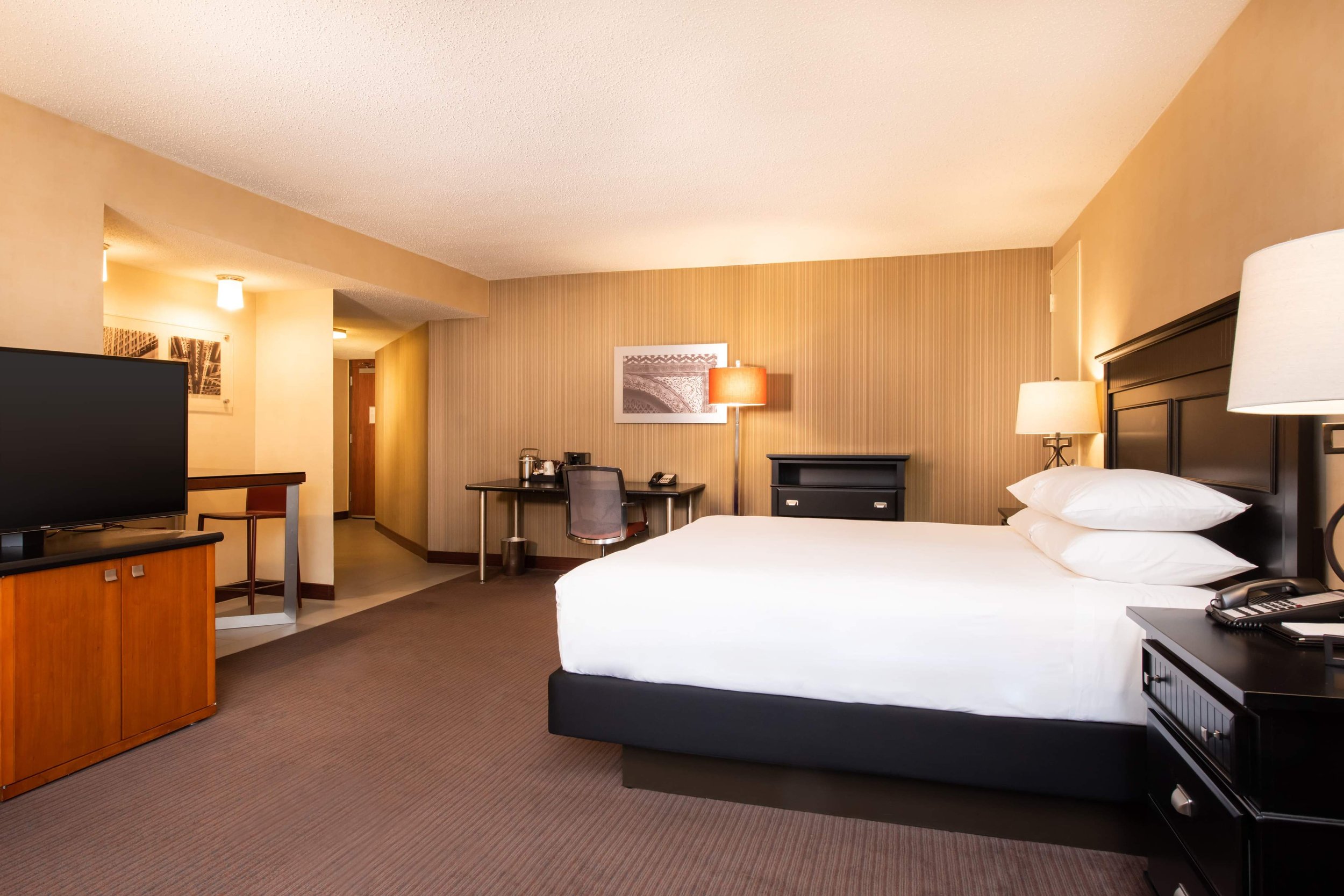 chicago-commercial-photographer-hyatt-regency-chicago-mark-campbell-productions-8 .jpg