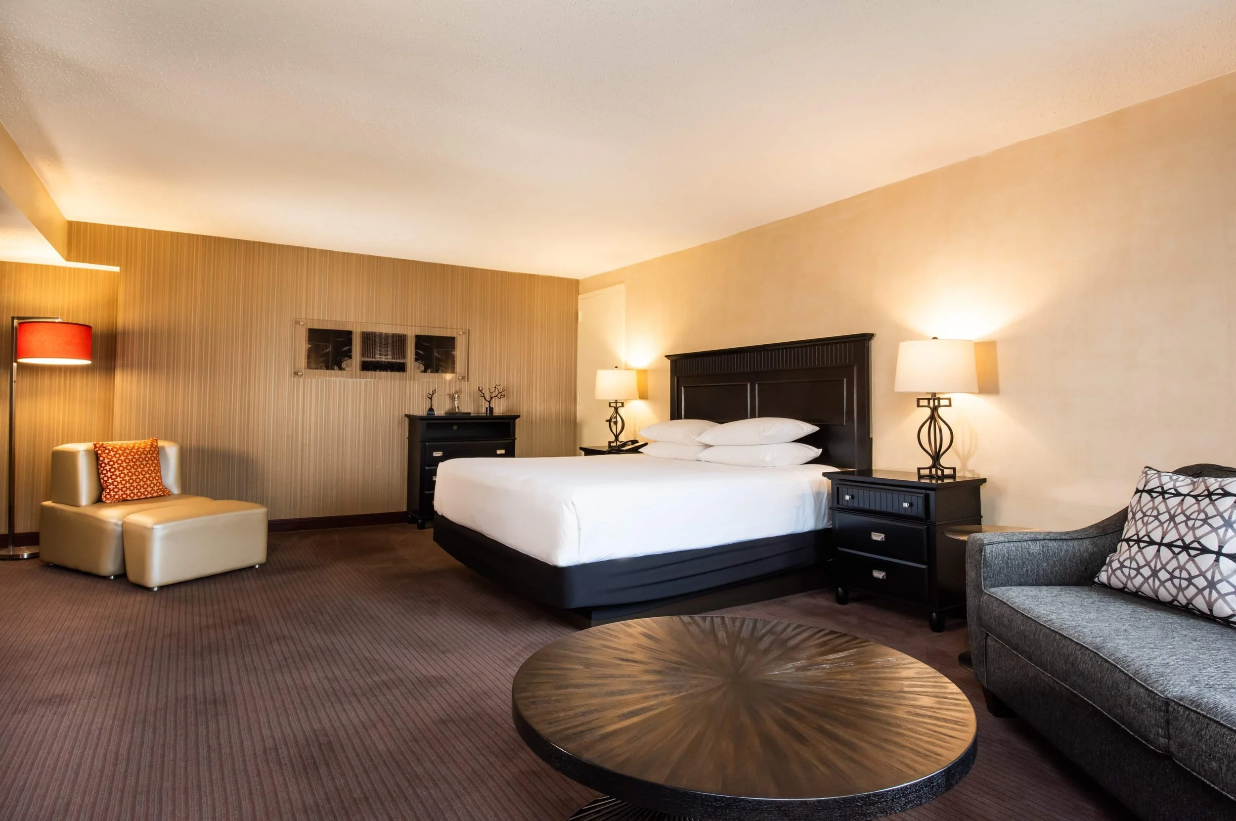 chicago-commercial-photographer-hyatt-regency-chicago-mark-campbell-productions-11 .jpg