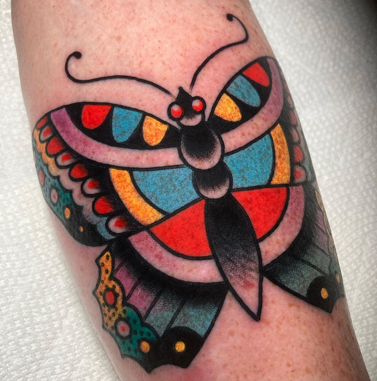 Day butterfly and night butterfly on @wjamescostello  @hotlinetattoo 

**************************************
To get on my waitlist, click the link in my Bio. If you're looking for something small, or a walk-in tattoo, feel free to call the shop at
5