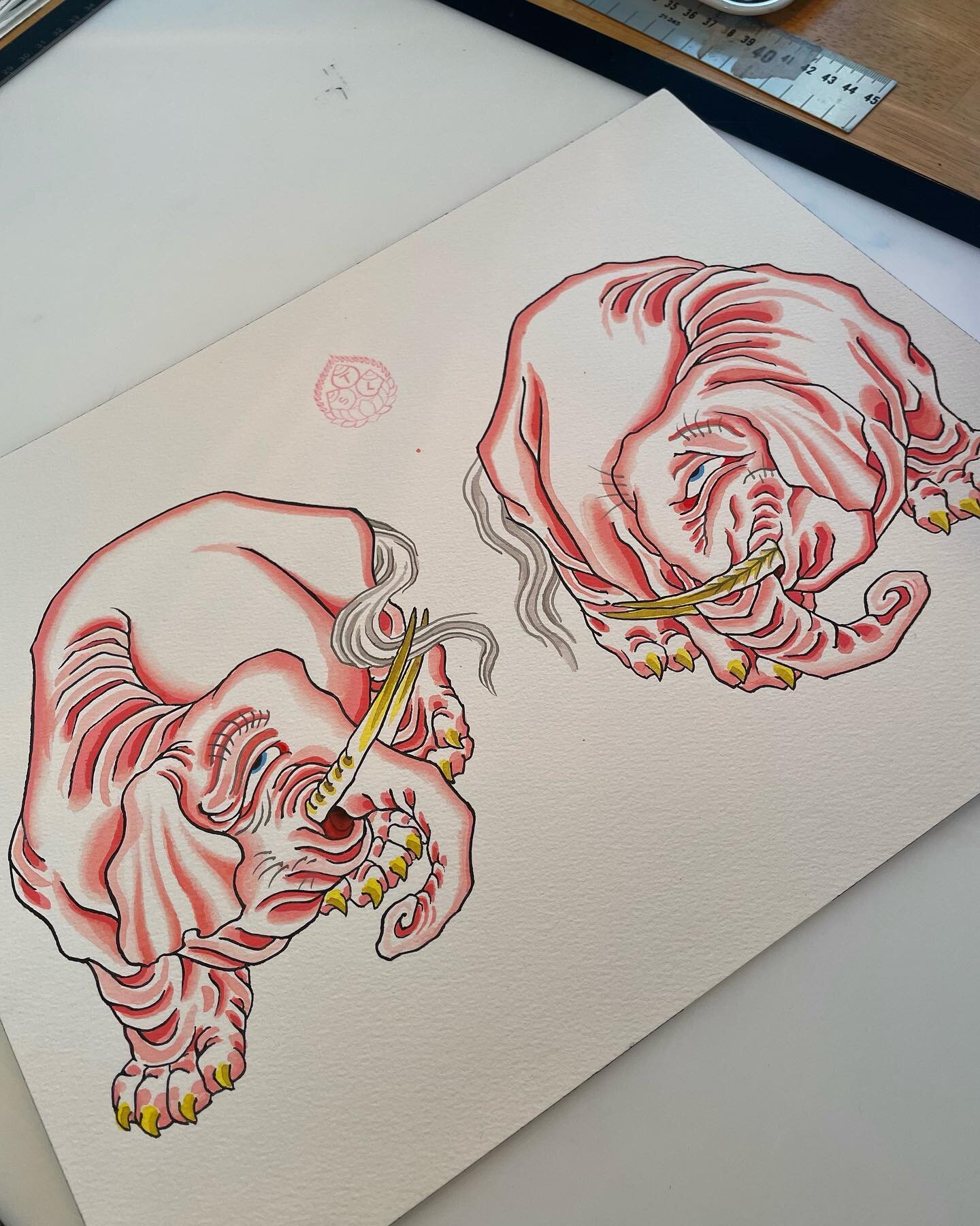 🩷 Pair of cheeky pink elephants🩷
*******************************************
Available to be tattooed @hotlinetattoo 🍒🎲
&bull;
&bull;
&bull;
&bull;
&bull;
#hokusai