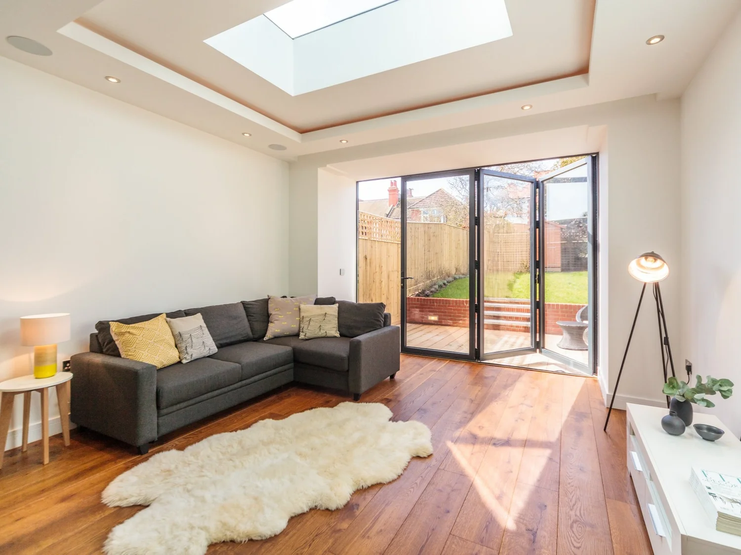 Professional Organiser & Decluttering Services — simplify and style