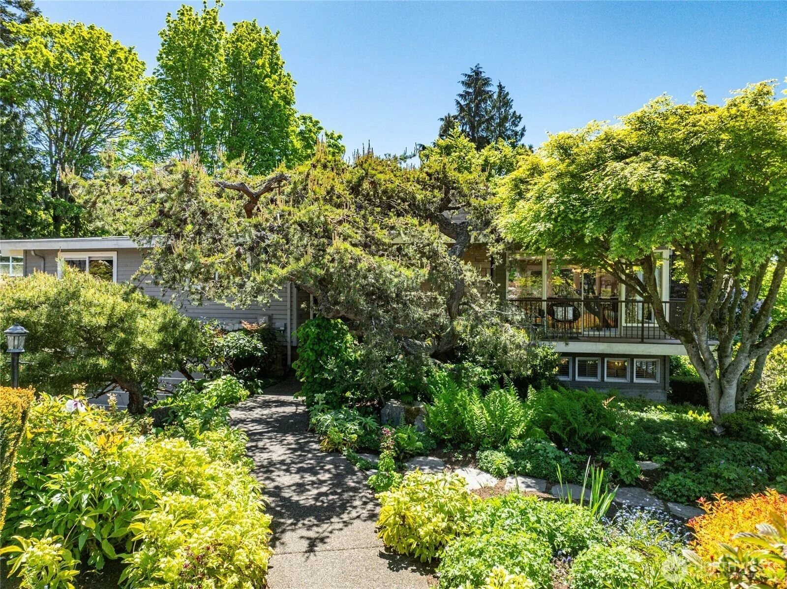 1525 NW 167th Street Shoreline, WA 98177