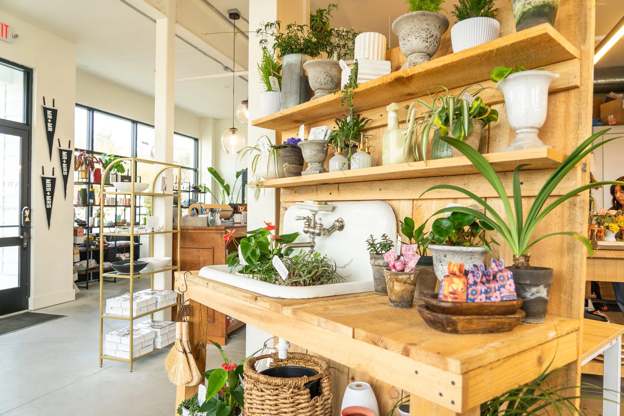 Sweetwater-Floral-Terrarium-Bar5.jpg