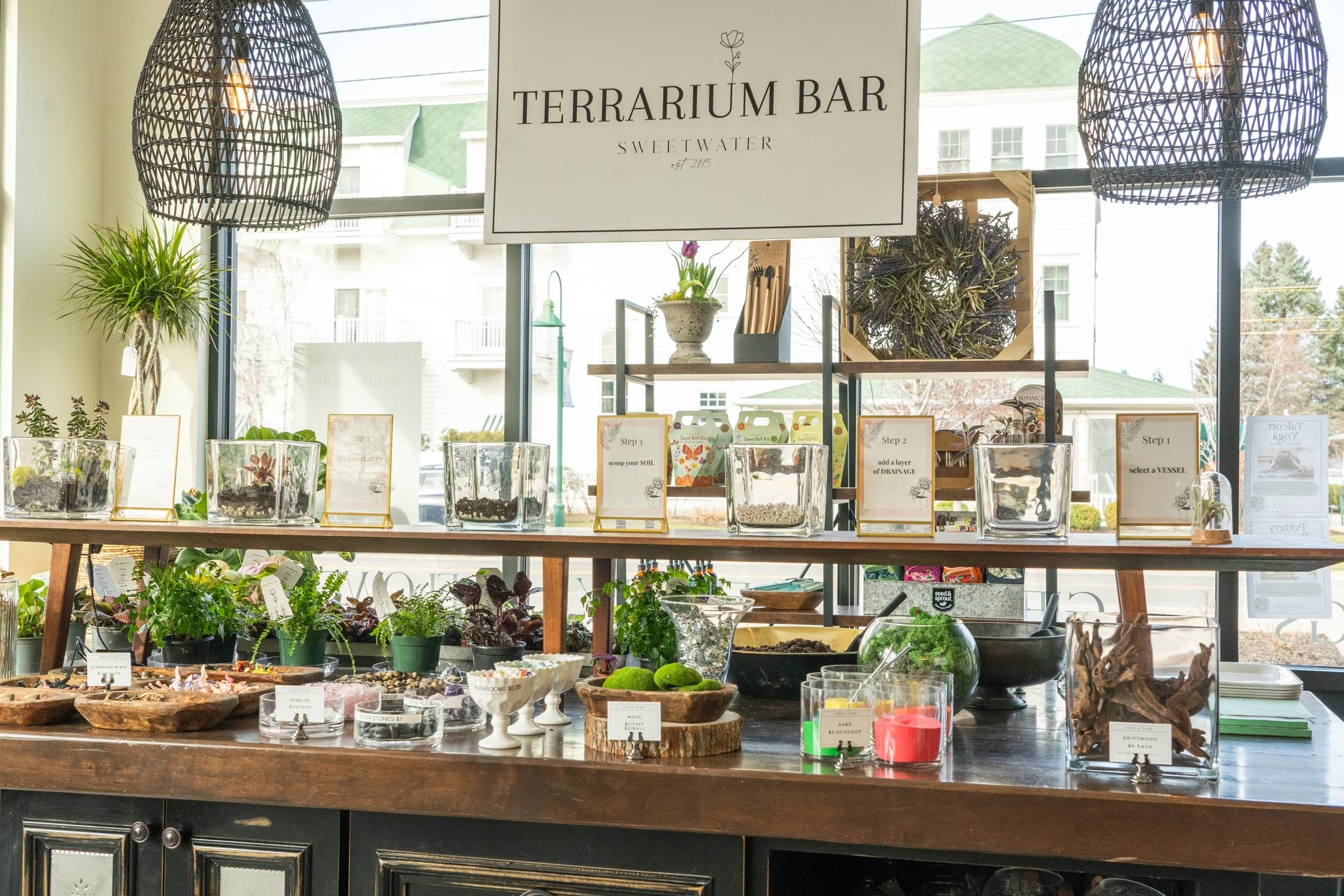 Sweetwater-Floral-Terrarium-Bar2.jpg