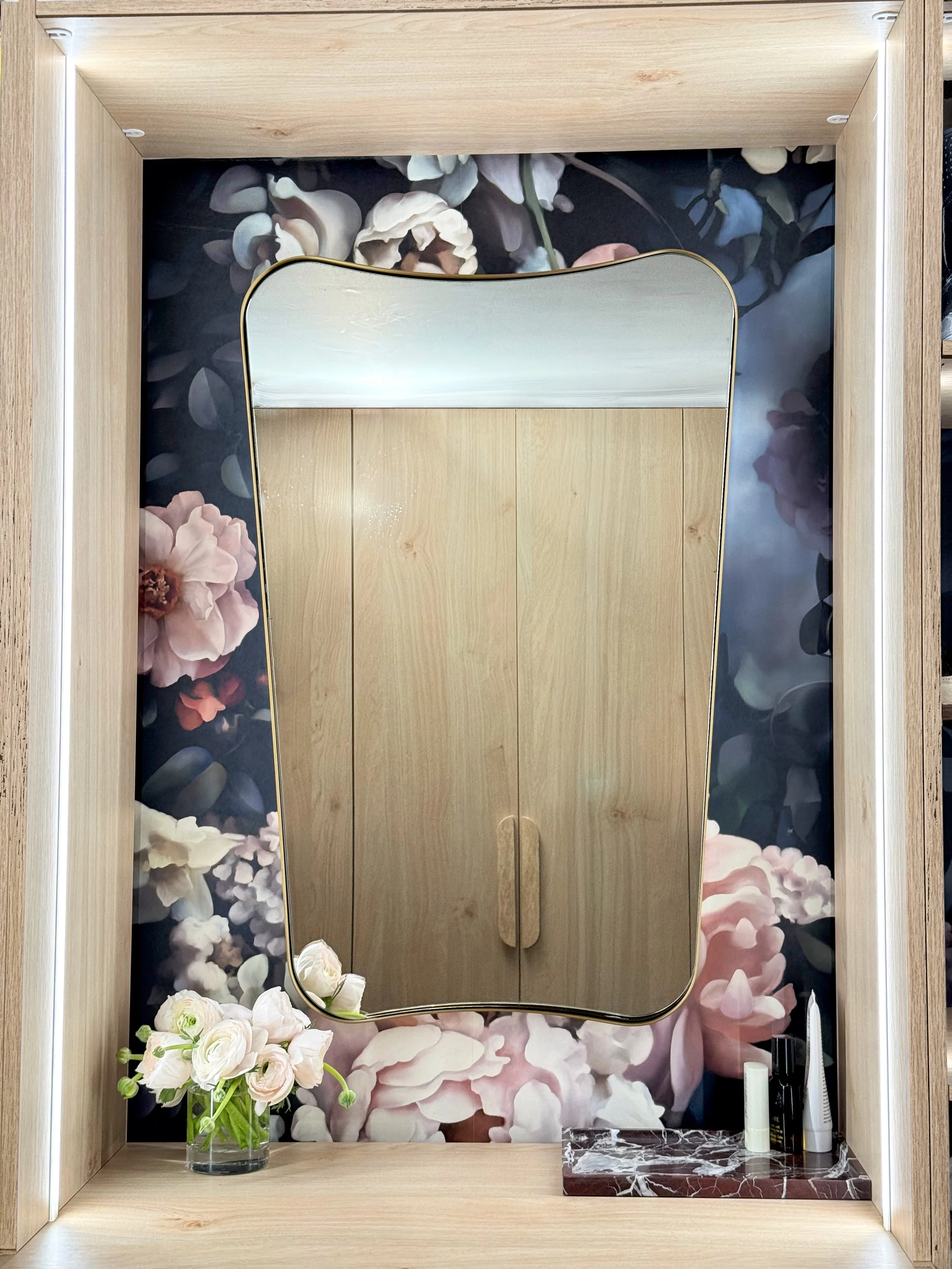 345 Mirro Close Up MIrror Close Up.jpg