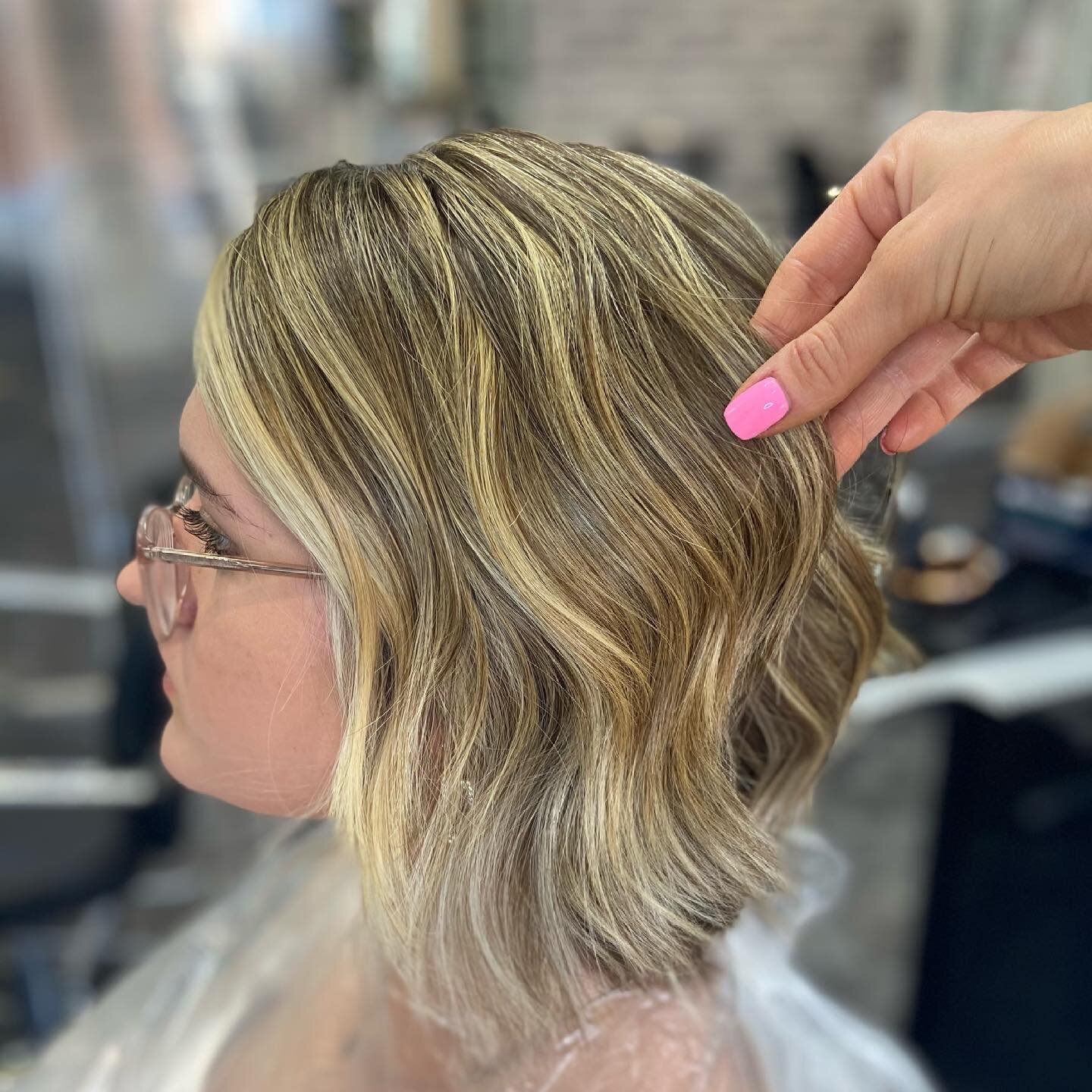 Balayage Bob! Bright pops of blonde can totally change a haircut! Customise your Bob with foils to give it a summer feel! 🌞