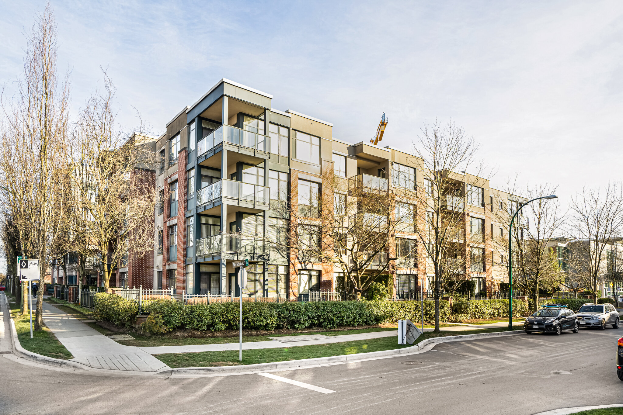 New Listing! 📍409 - 588 W 45th Ave, Vancouver
.
Asking Price: $1,230,000
Bedroom: 2 + 1 large Den/Dining room (can be converted to 3rd bedroom)
Bathroom: 2
Strata Fee: $689.82
Living Space: 1201 SF
Balcony Space: 110 SF
Area: Oakridge, Vancouver
Yea