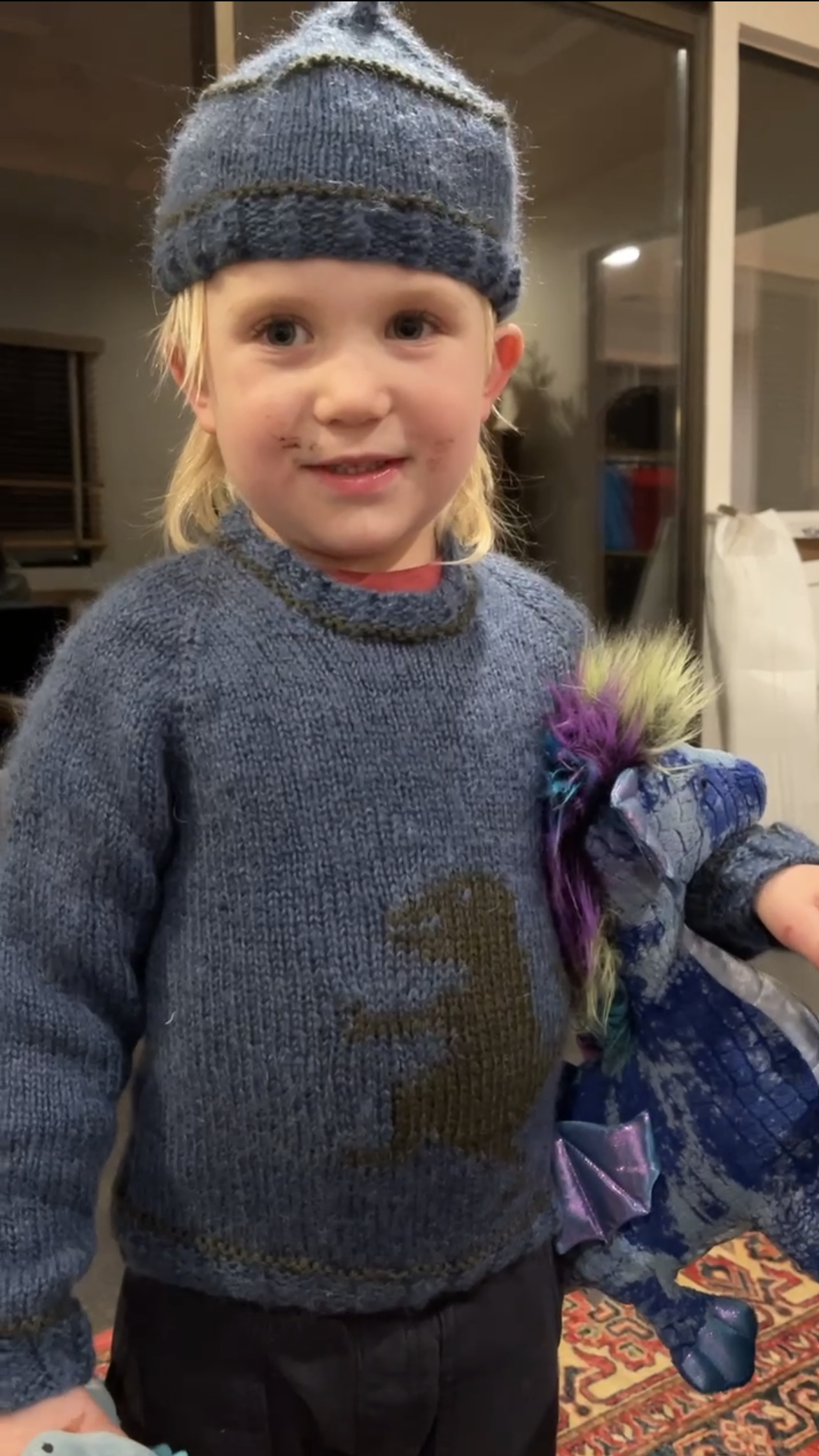 drage sweater and nub tuque