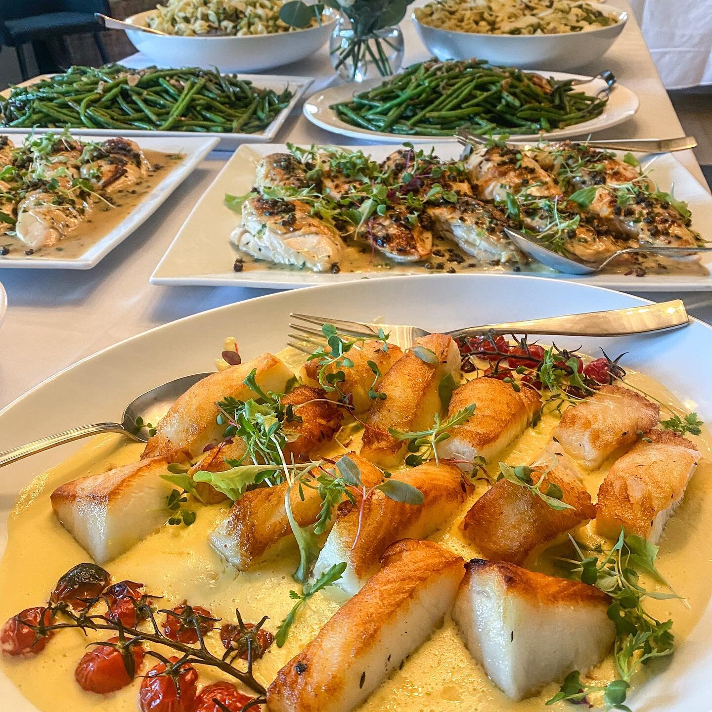 A wonderful #wedding buffet! 

#chefconsultant #cheflife #ctbites #chef #food #catering #personalchef #instafood #chefsofinstagram #foodstagram #foodporn #foodphotography #foodlover #cooking #caterer #mealprep #foodnetwork #delicious #privatedining #