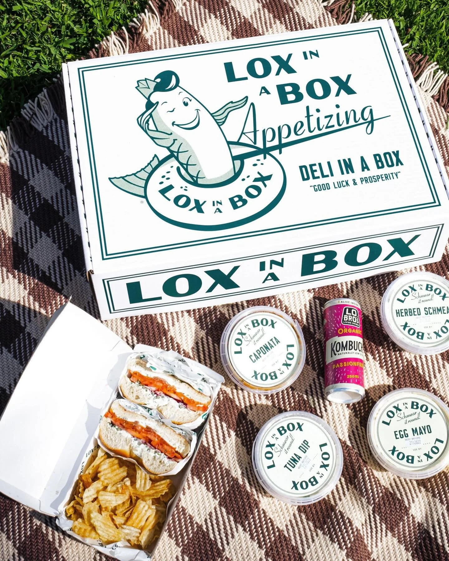 If you're headed for a picnic this week and want to support our local Jewish community, head over and show some love to our neighbours at @loxinabox and pick up all the deliciousness 🧡 🥯