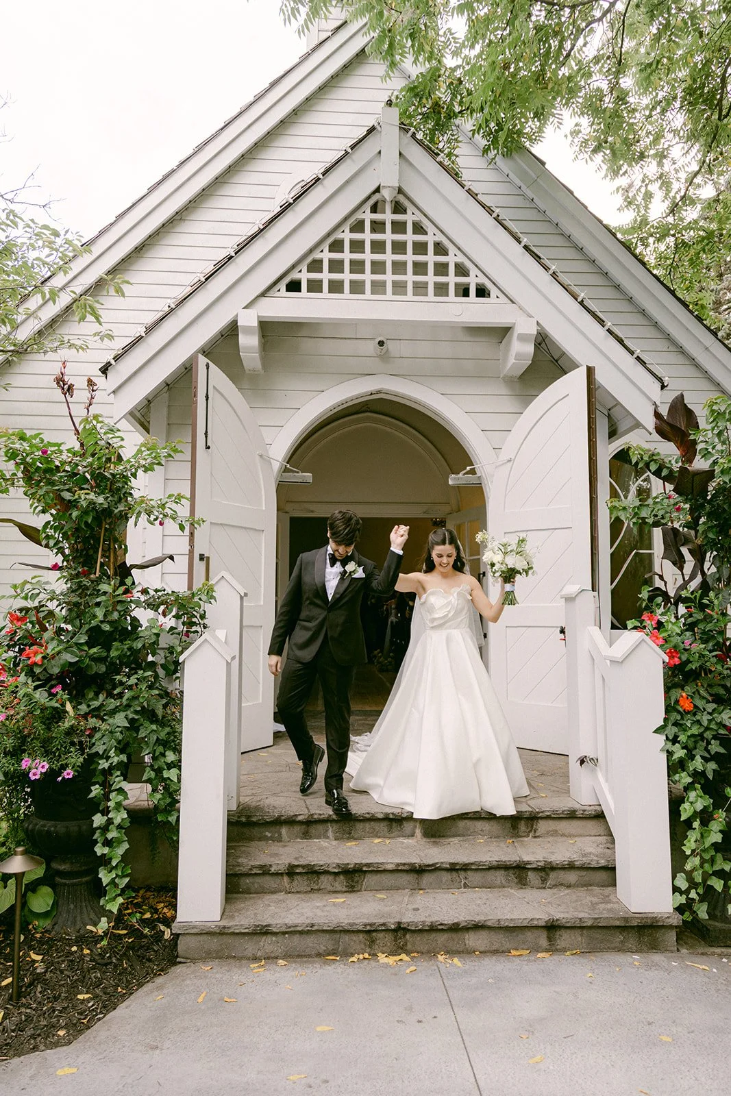 K+B s Romantic Wedding at The Doctor’s House in Kleinburg