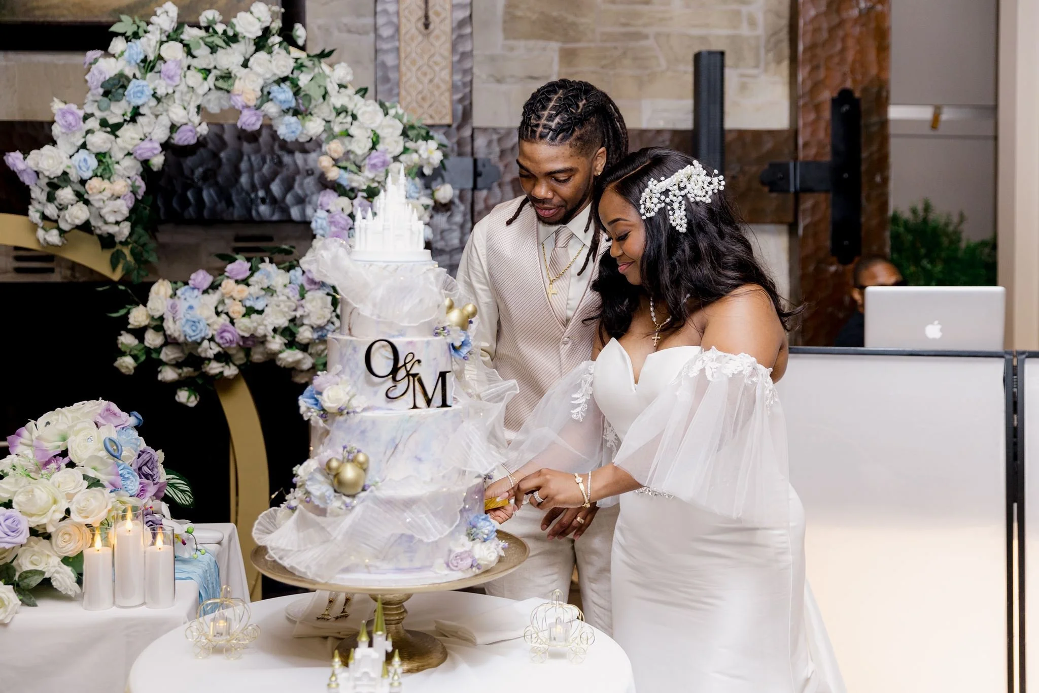 Wedding at Ancaster Mill in Ancaster cake cutting