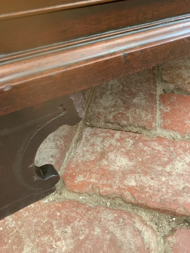 Ogee bracket foot detail on antique George III mahogany chest of drawers C.1780-1800, Georgian bracket feet with moulded base