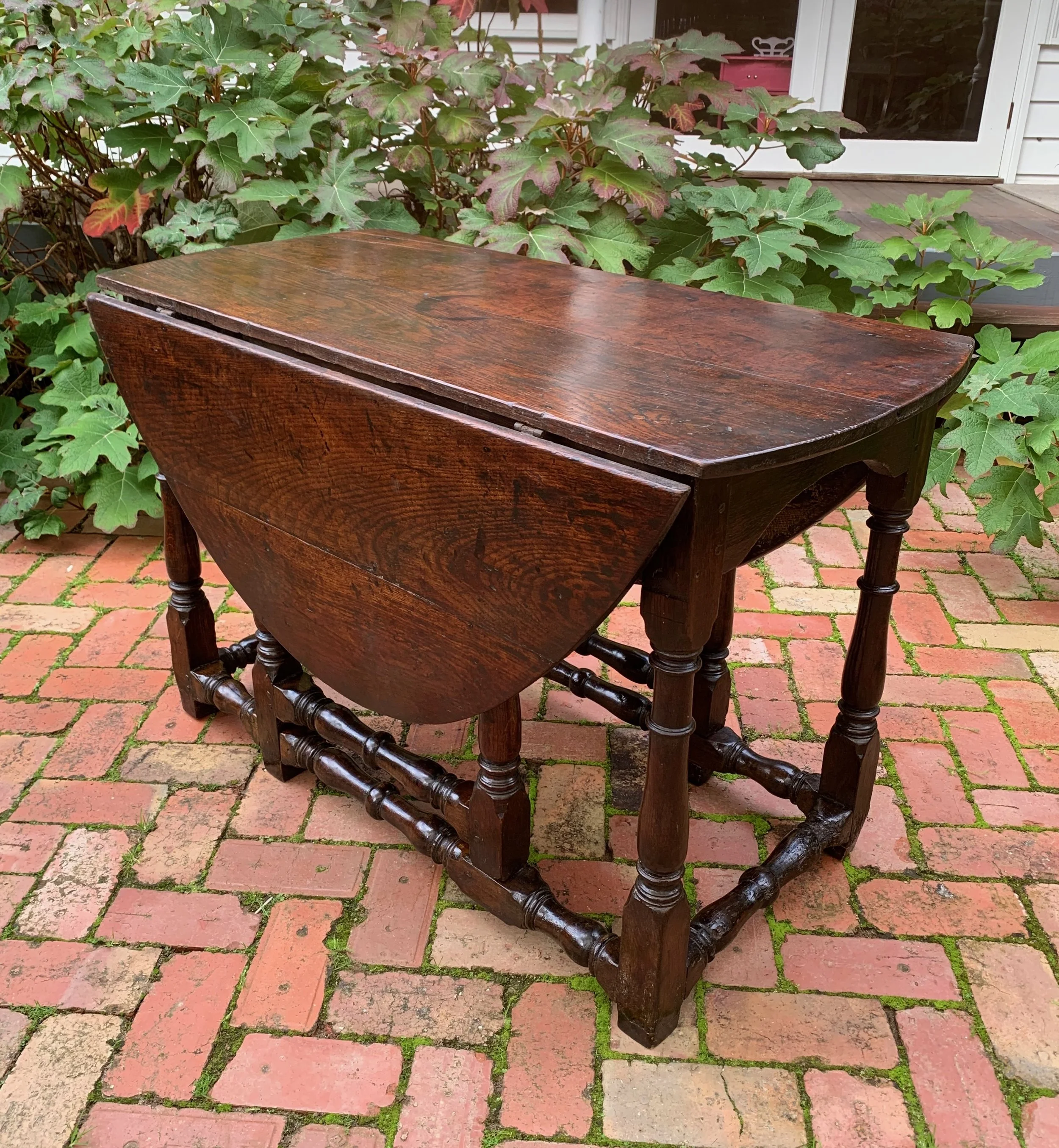 C.1700 English Oak Gateleg Table