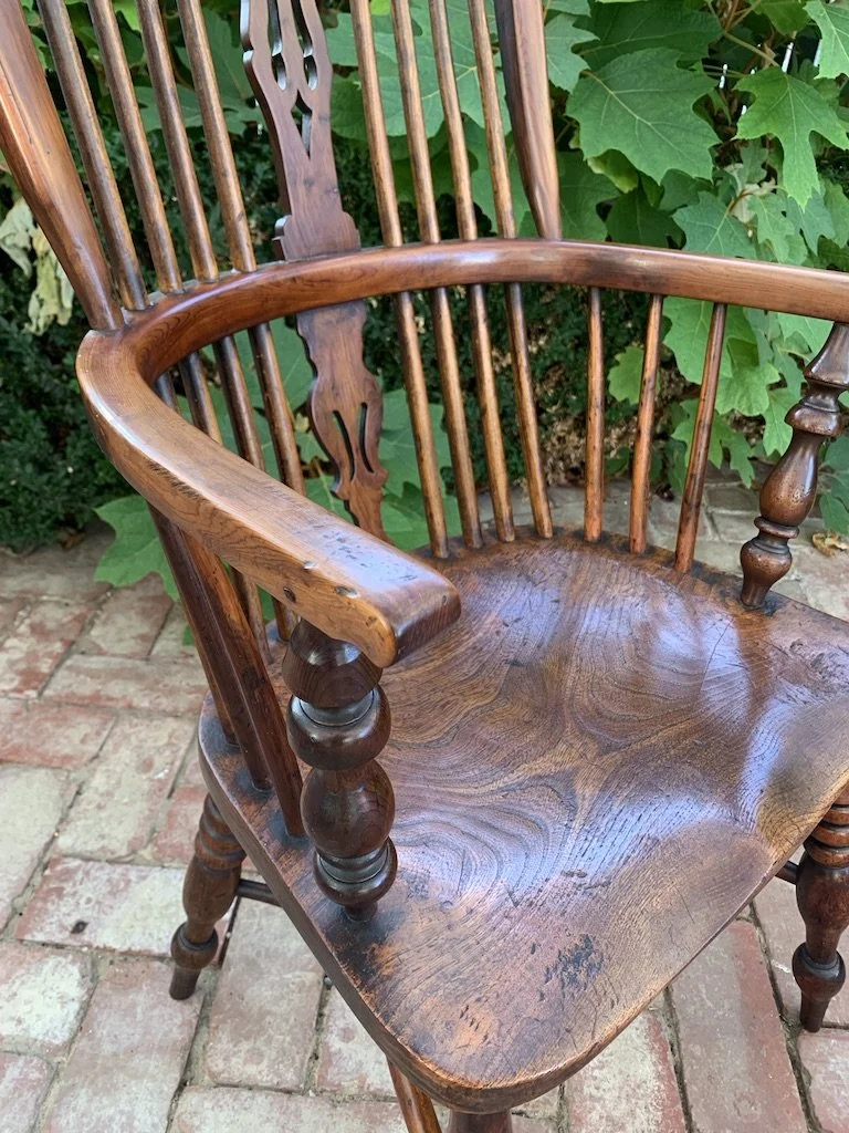 Georgian Windsor armchair elm saddle seat yew arm rail turned supports, antique English c.1840