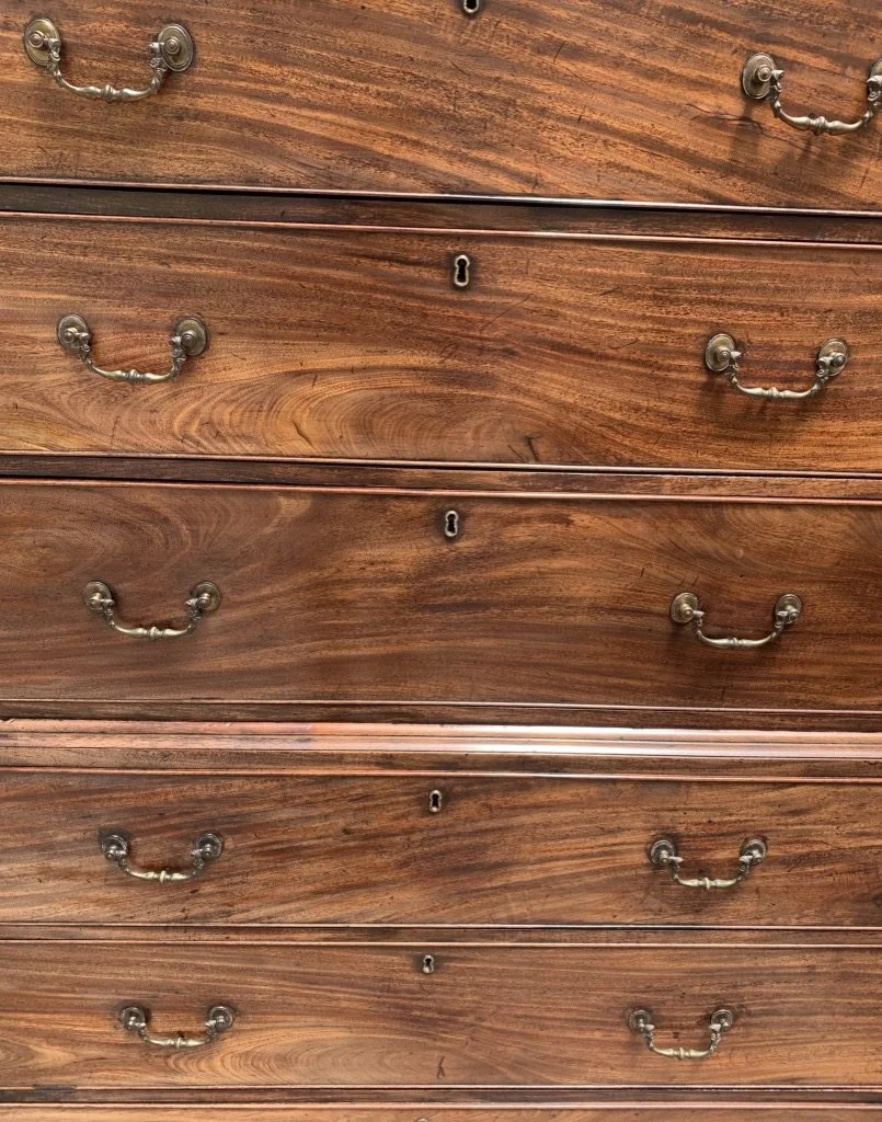 Flame figured mahogany drawer fronts brass handles, Georgian chest on chest antique England 1780–1800