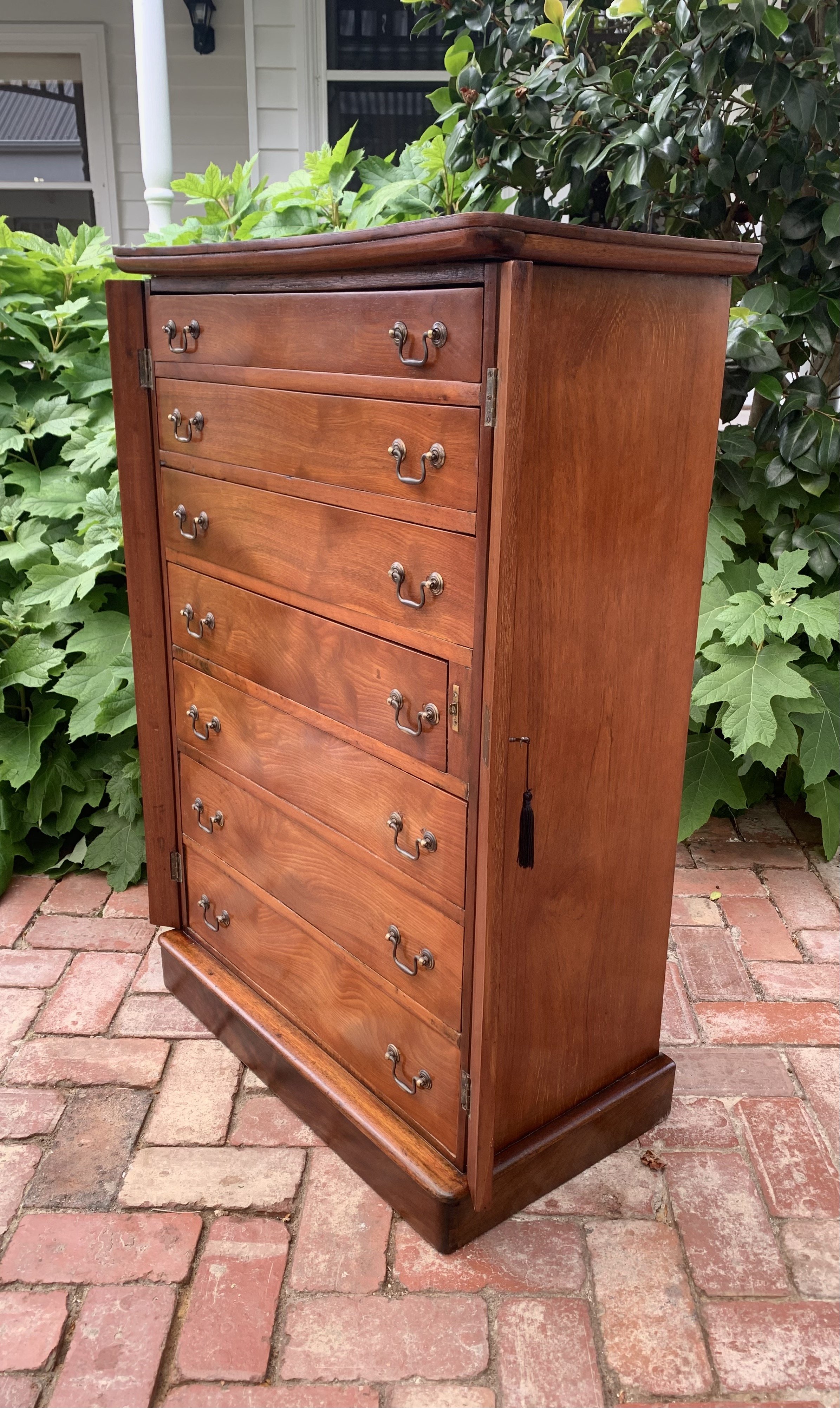 antique wellington chest