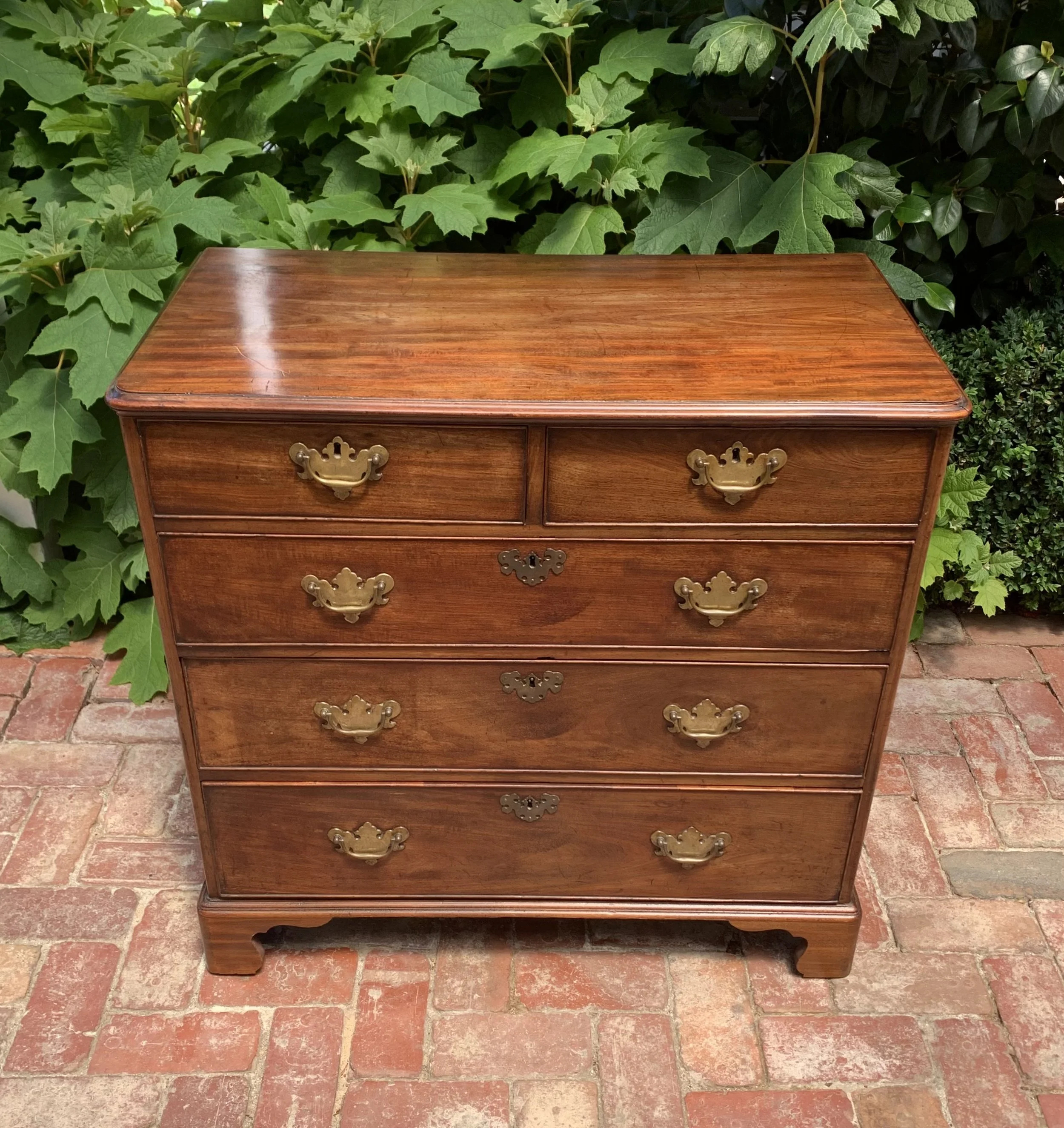 Georgian chest of drawers