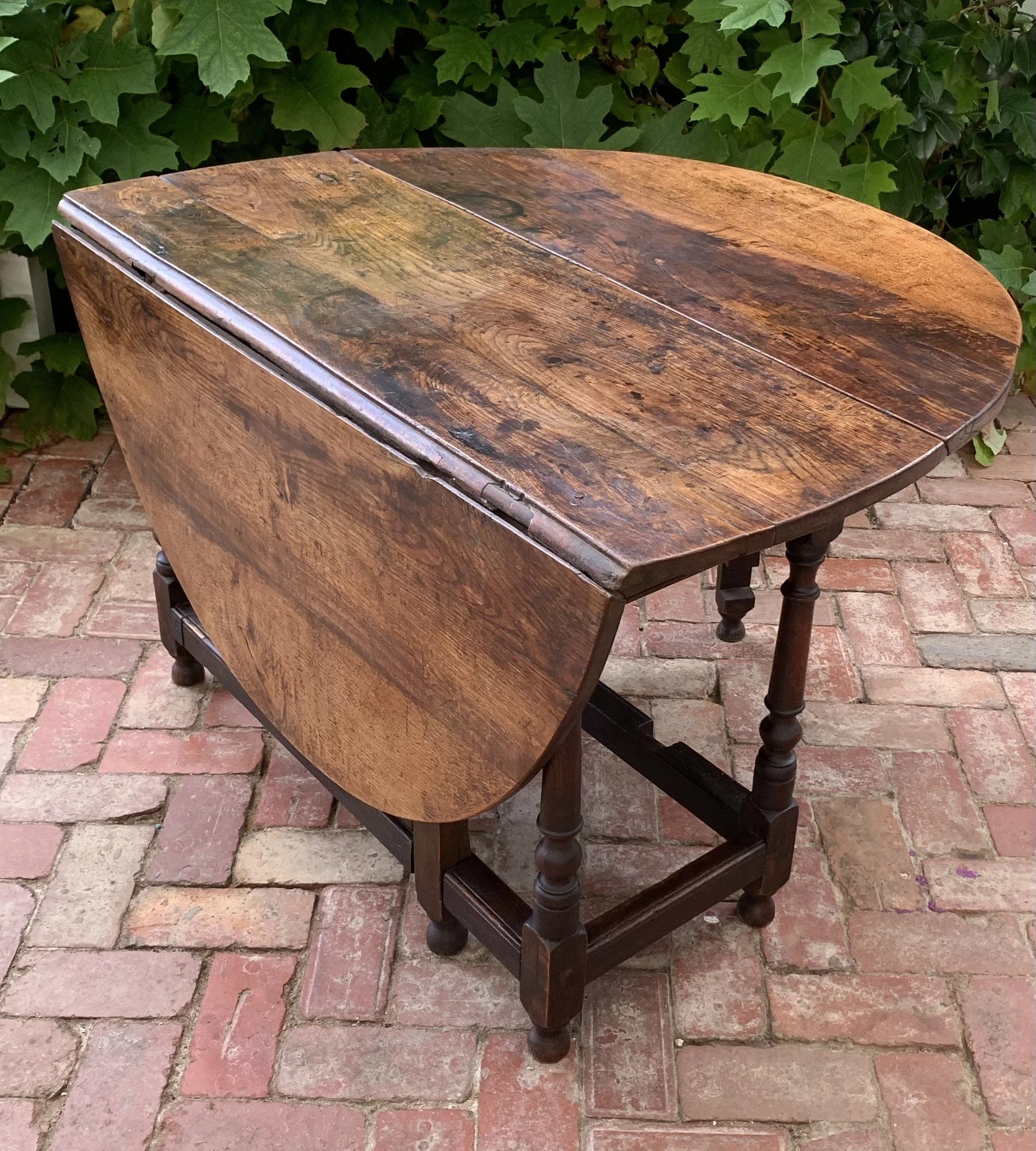 William & Mary oak gate leg table