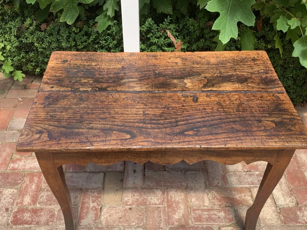 French provincial Louis XV elm side table front view, original patina, c.1750–1790