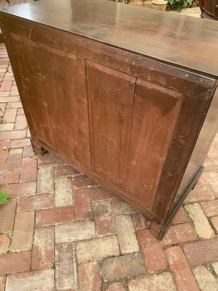 Vertical pine backboards on antique George III mahogany chest of drawers C.1780-1800, Georgian cabinet-making construction