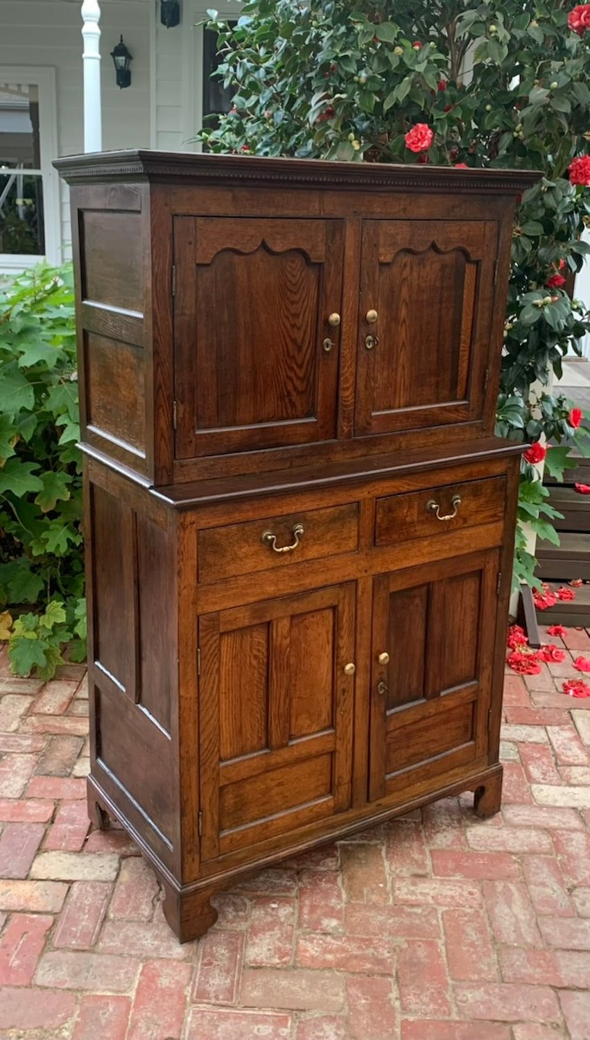 Welsh Oak Cwpwrdd Deuddarn, Circa 1780