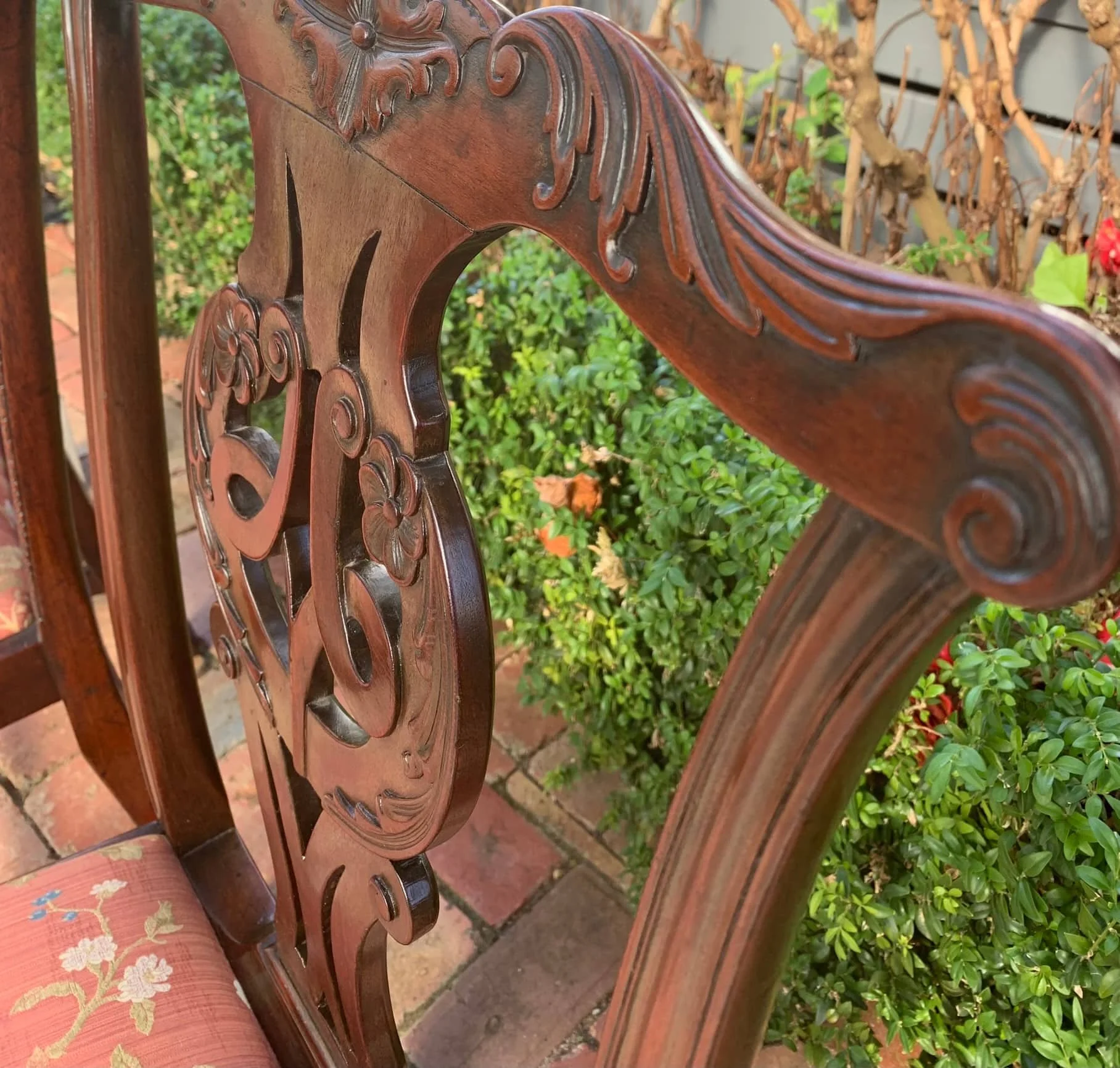 Georgian Chippendale mahogany side chair, carved scroll ear and acanthus top rail detail
