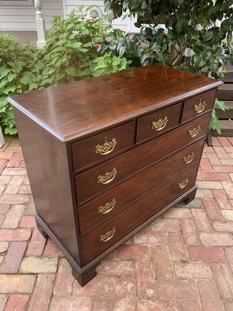 Antique Georgian mahogany chest of drawers, C.1780-1800, cock-beaded drawers and moulded top on ogee bracket feet
