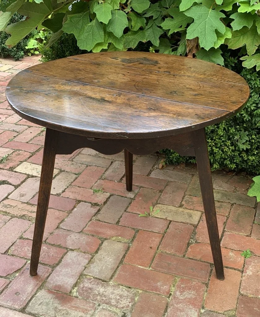 Georgian oak cricket table c.1780 oval top square tapered legs shaped apron English provincial antique