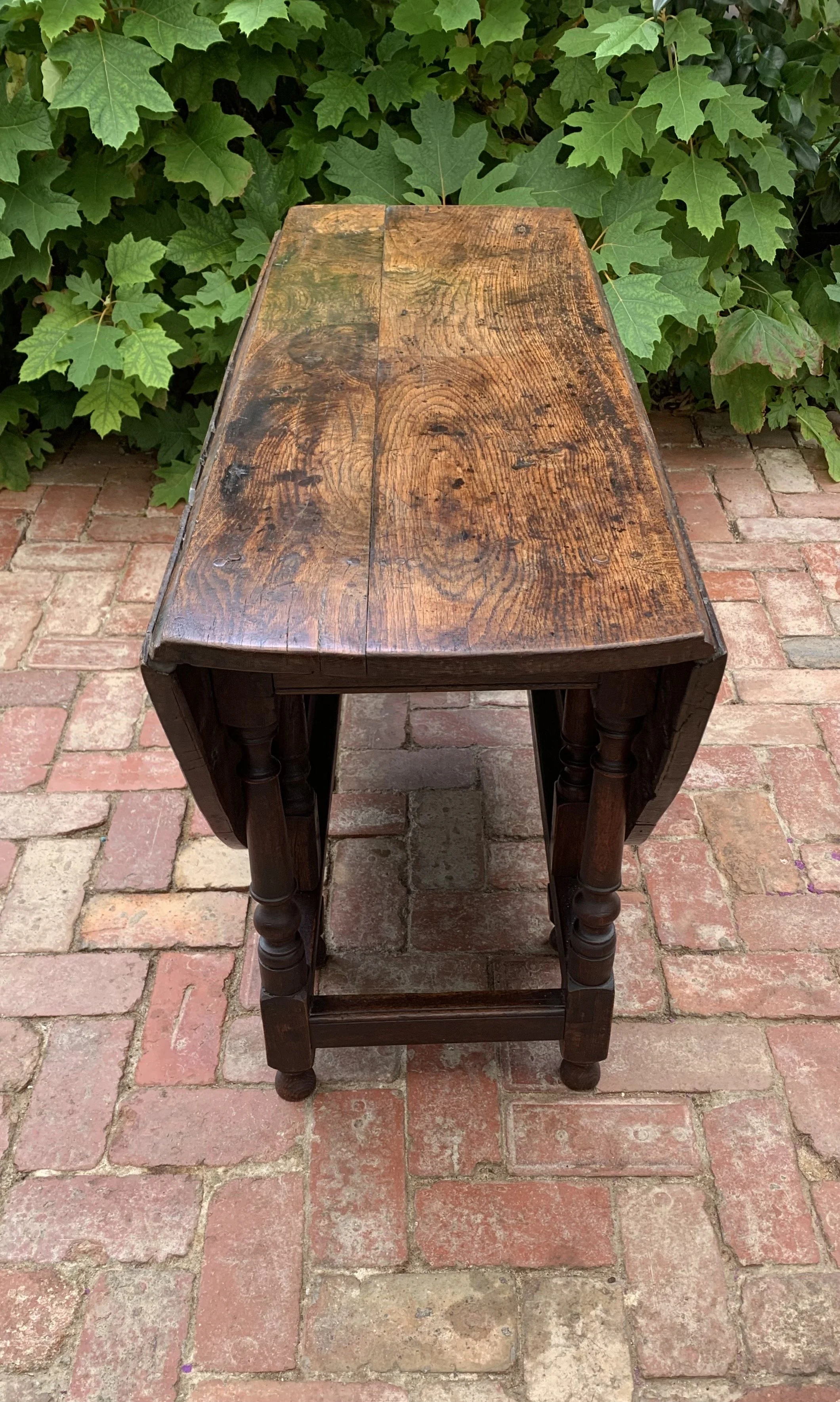 William & Mary oak gate leg table