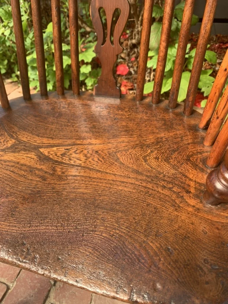 Elm saddle seat grain detail, yew wood Windsor armchair, antique English furniture C.1840