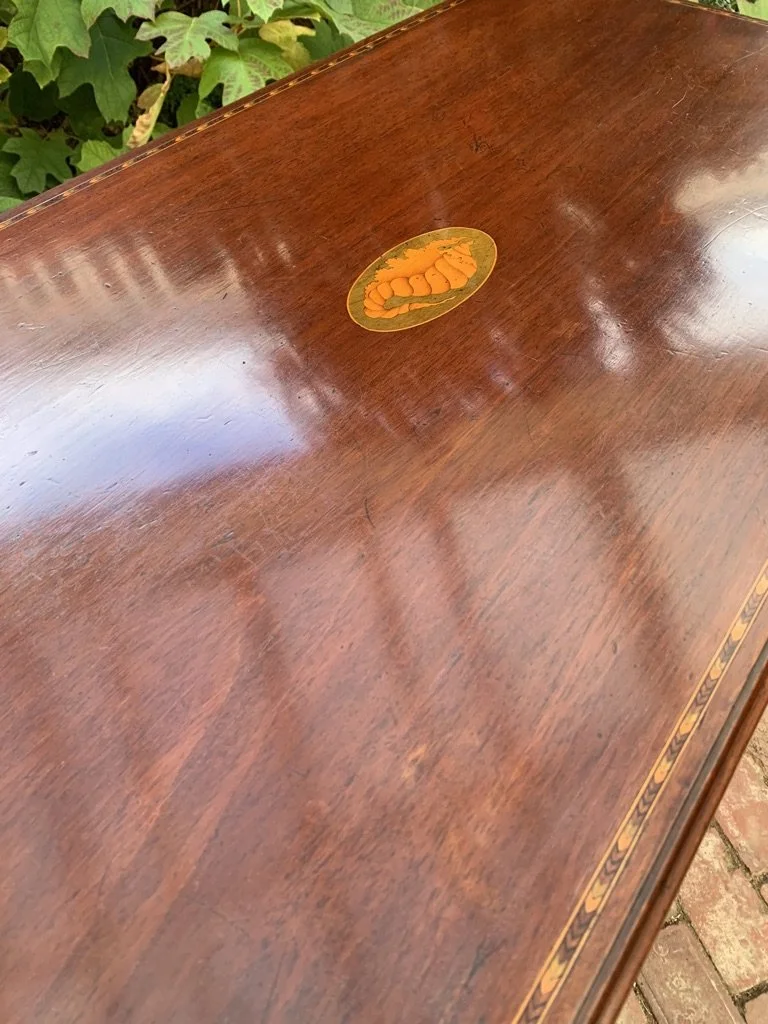 close up of top showing central shell inlay of georgian mahogany chest of drawers