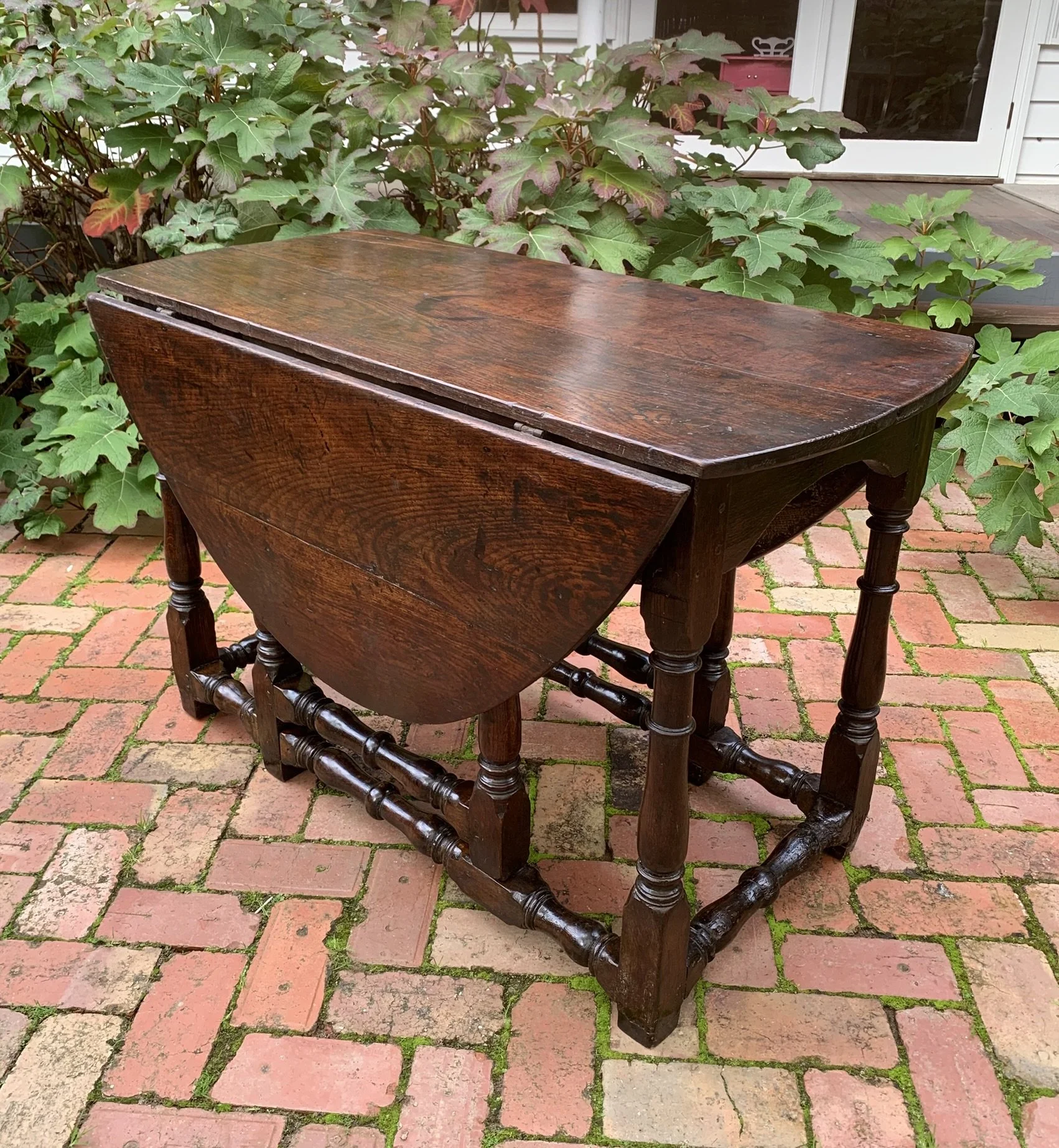 C.1700 English Oak Gateleg Table